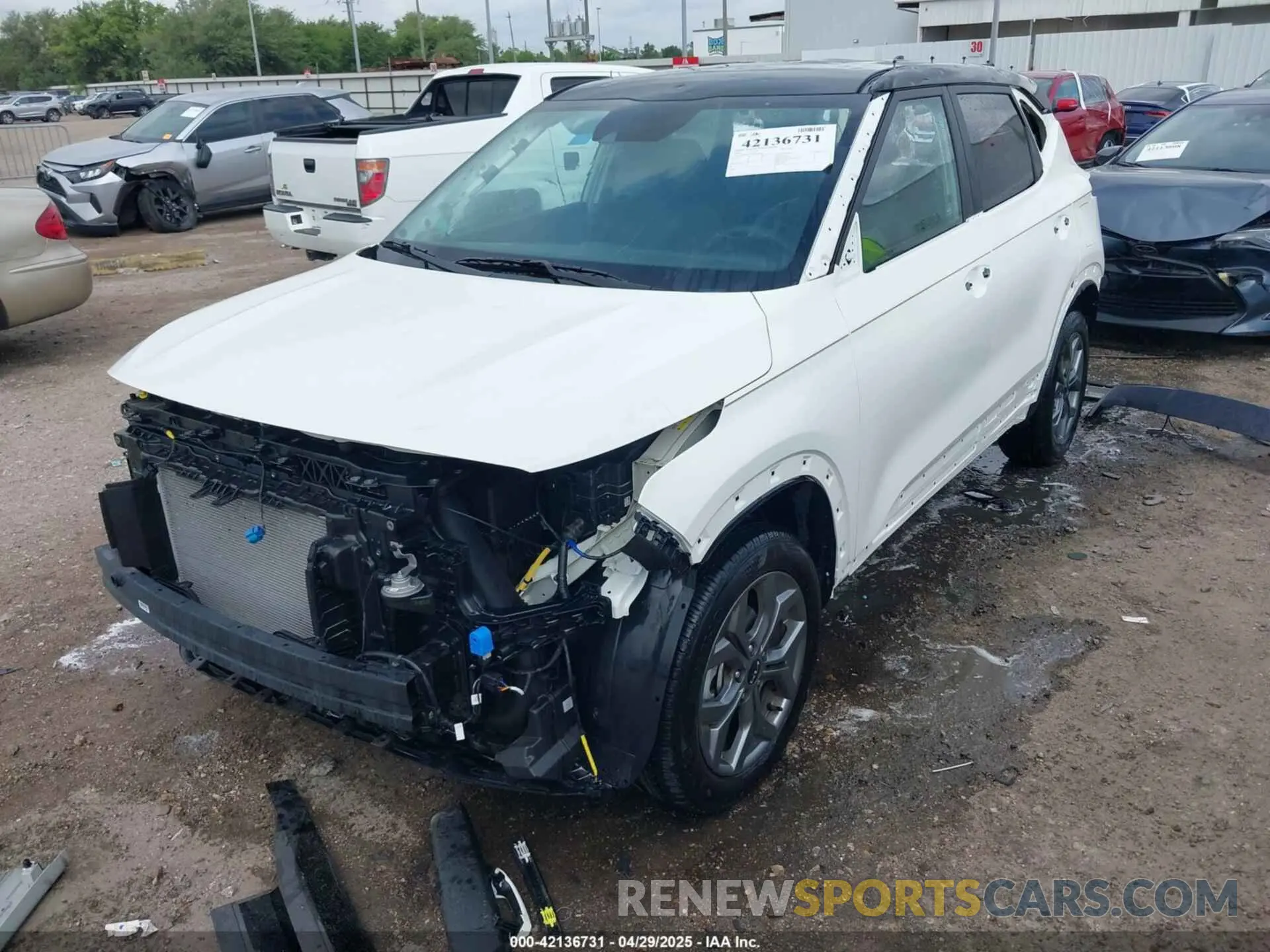 2 Photograph of a damaged car KNDEU2AA9R7665996 KIA SELTOS 2024