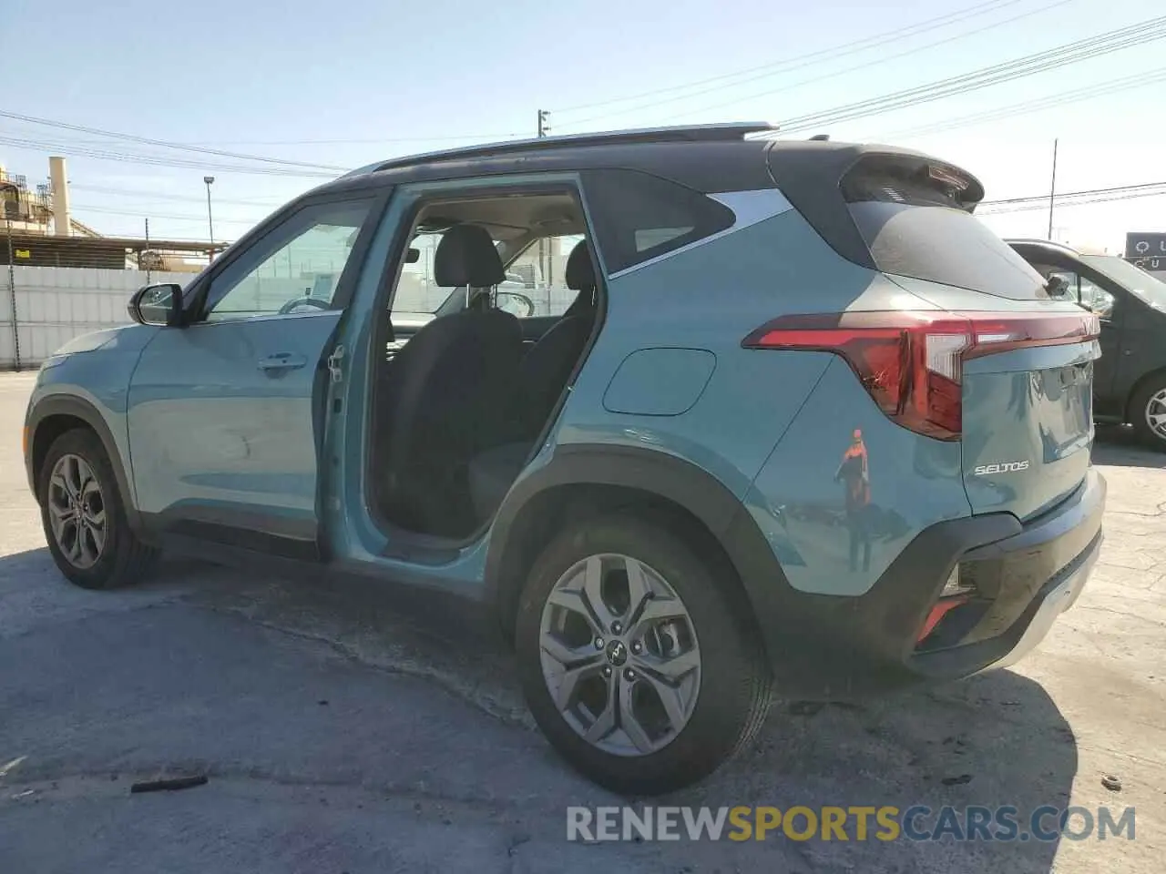 2 Photograph of a damaged car KNDEU2AAXR7501527 KIA SELTOS 2024