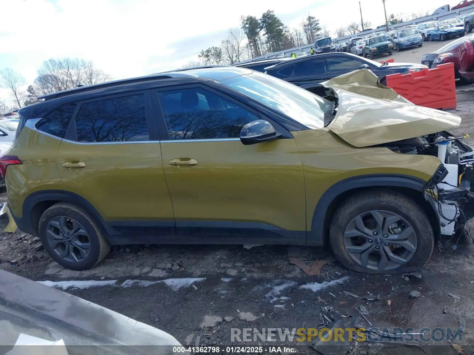 12 Photograph of a damaged car KNDEU2AAXR7588765 KIA SELTOS 2024