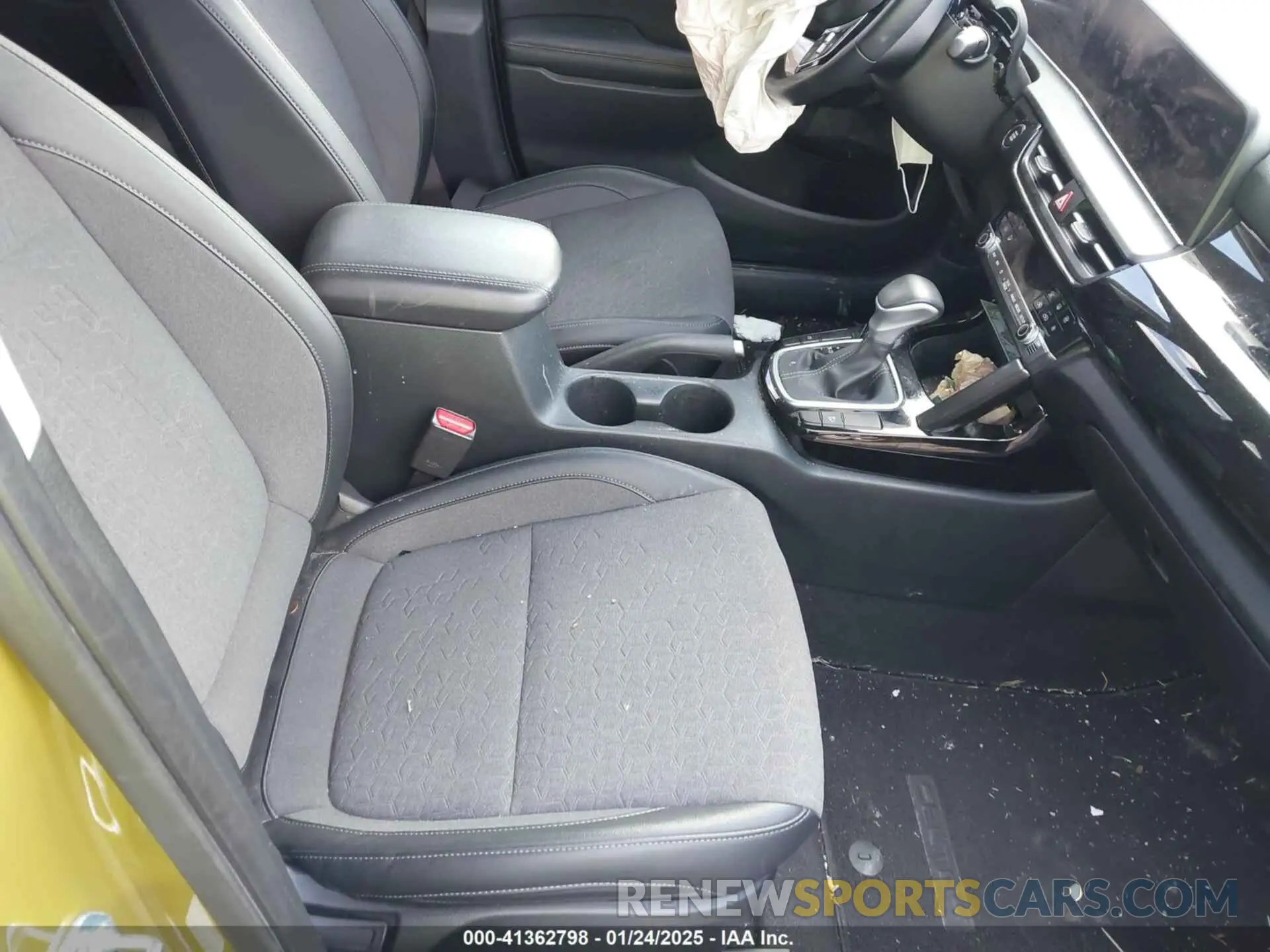 5 Photograph of a damaged car KNDEU2AAXR7588765 KIA SELTOS 2024