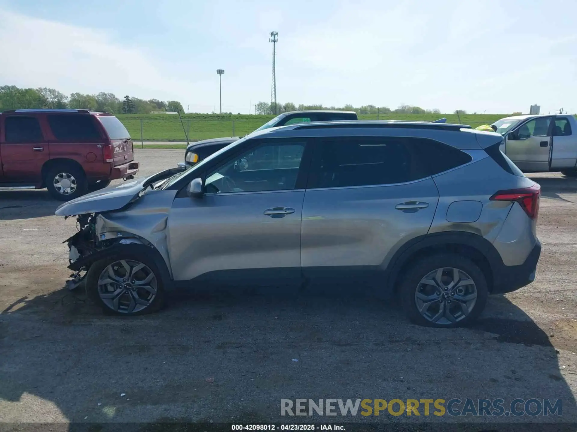 14 Фотография поврежденного автомобиля KNDEUCAA0R7625439 KIA SELTOS 2024