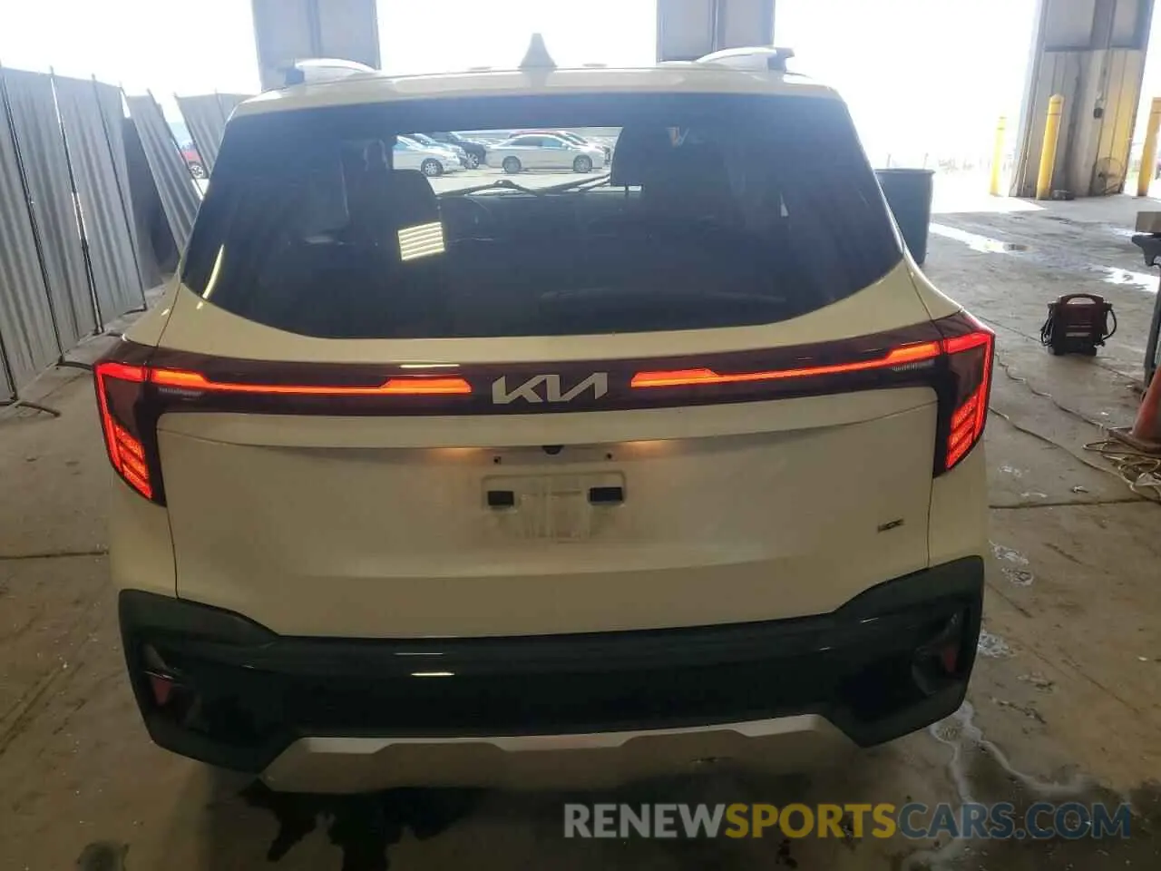 6 Photograph of a damaged car KNDEUCAA2R7515105 KIA SELTOS 2024