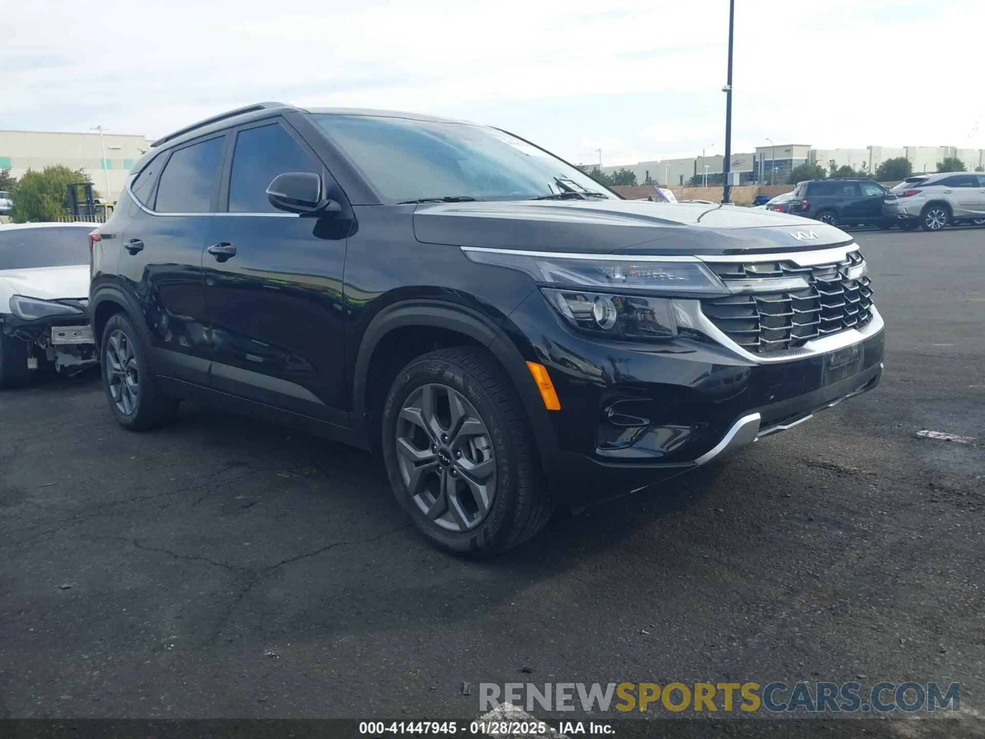 1 Фотография поврежденного автомобиля KNDEUCAA3R7500502 KIA SELTOS 2024