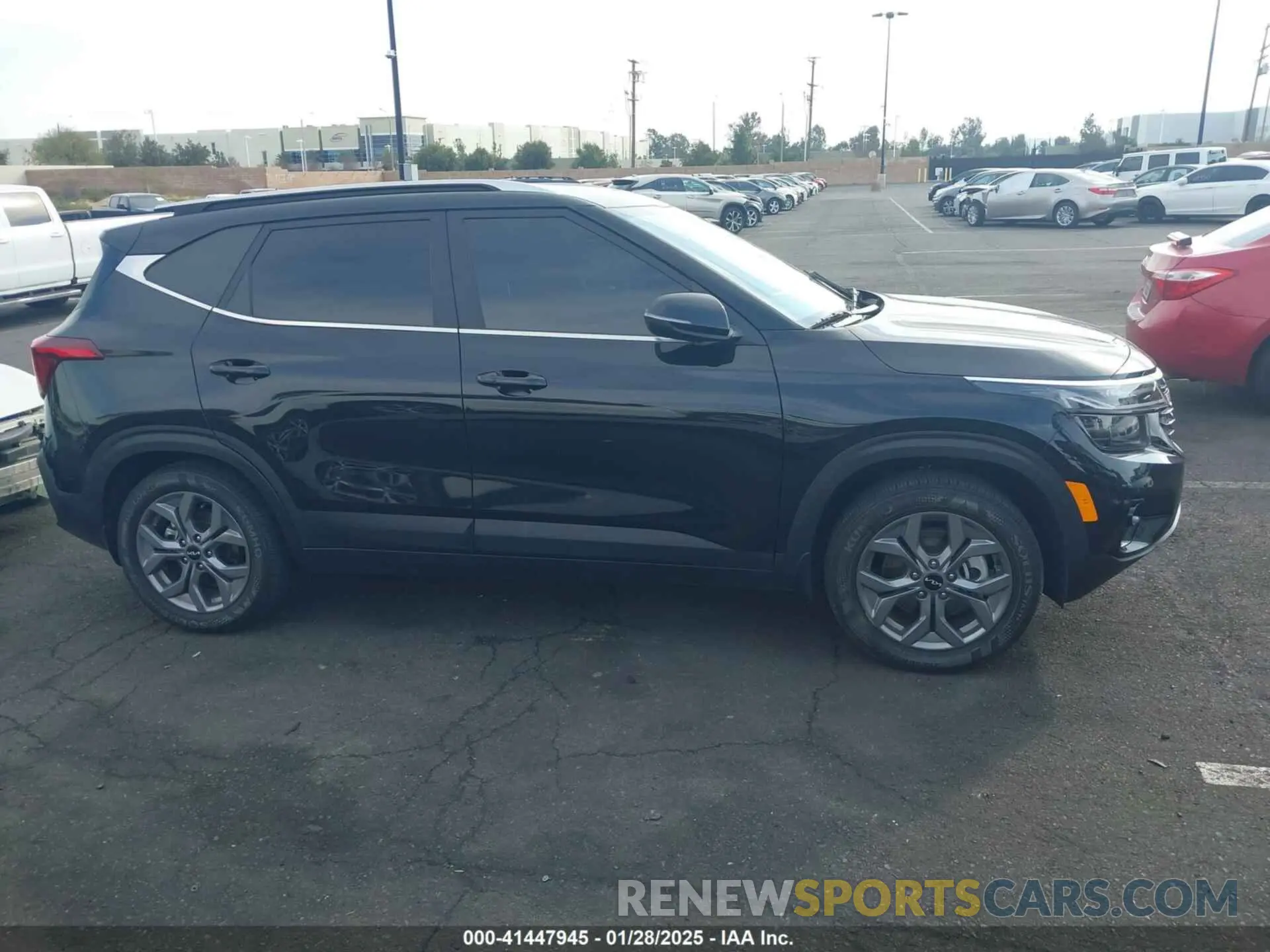 13 Фотография поврежденного автомобиля KNDEUCAA3R7500502 KIA SELTOS 2024