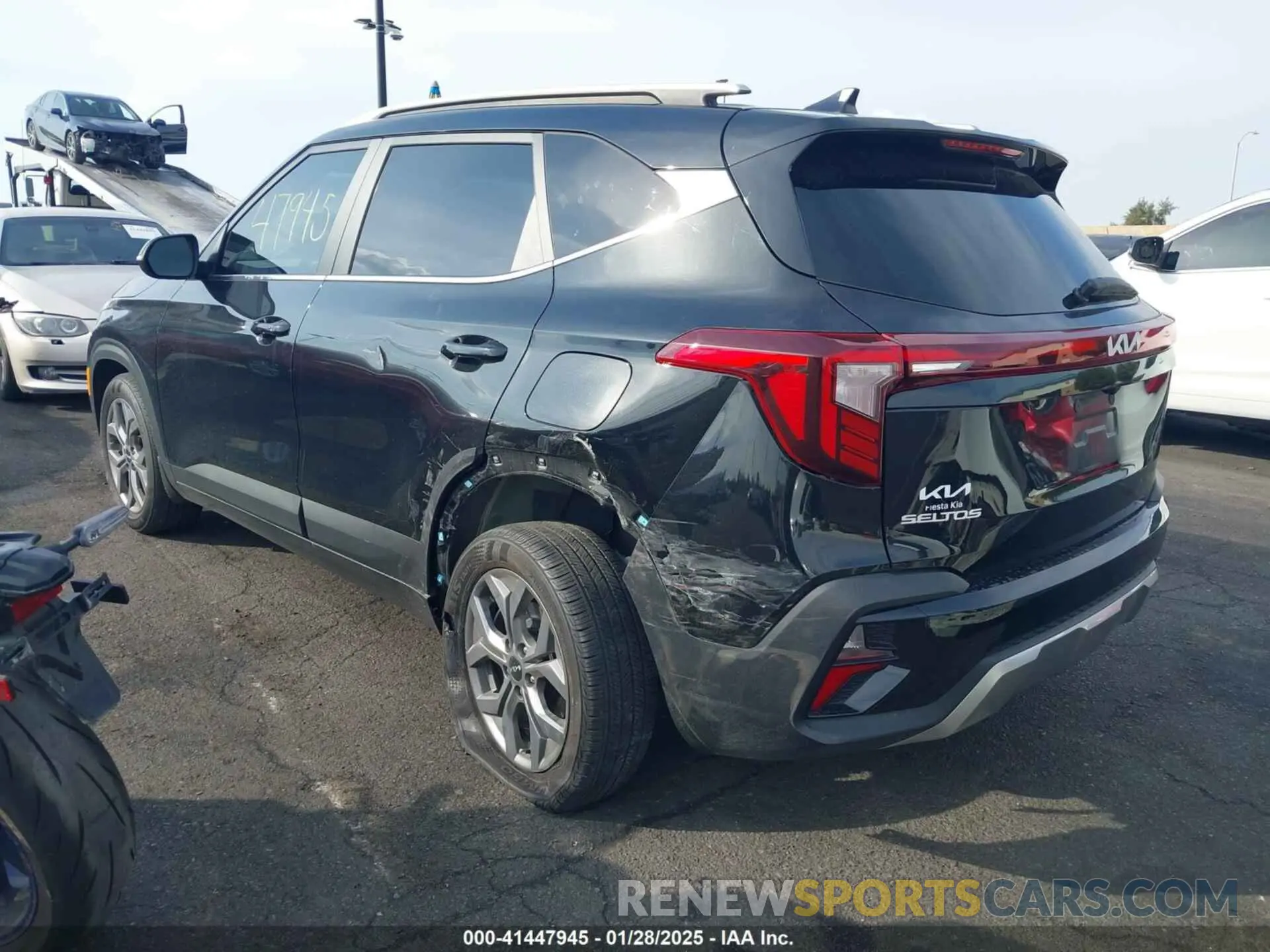 3 Фотография поврежденного автомобиля KNDEUCAA3R7500502 KIA SELTOS 2024