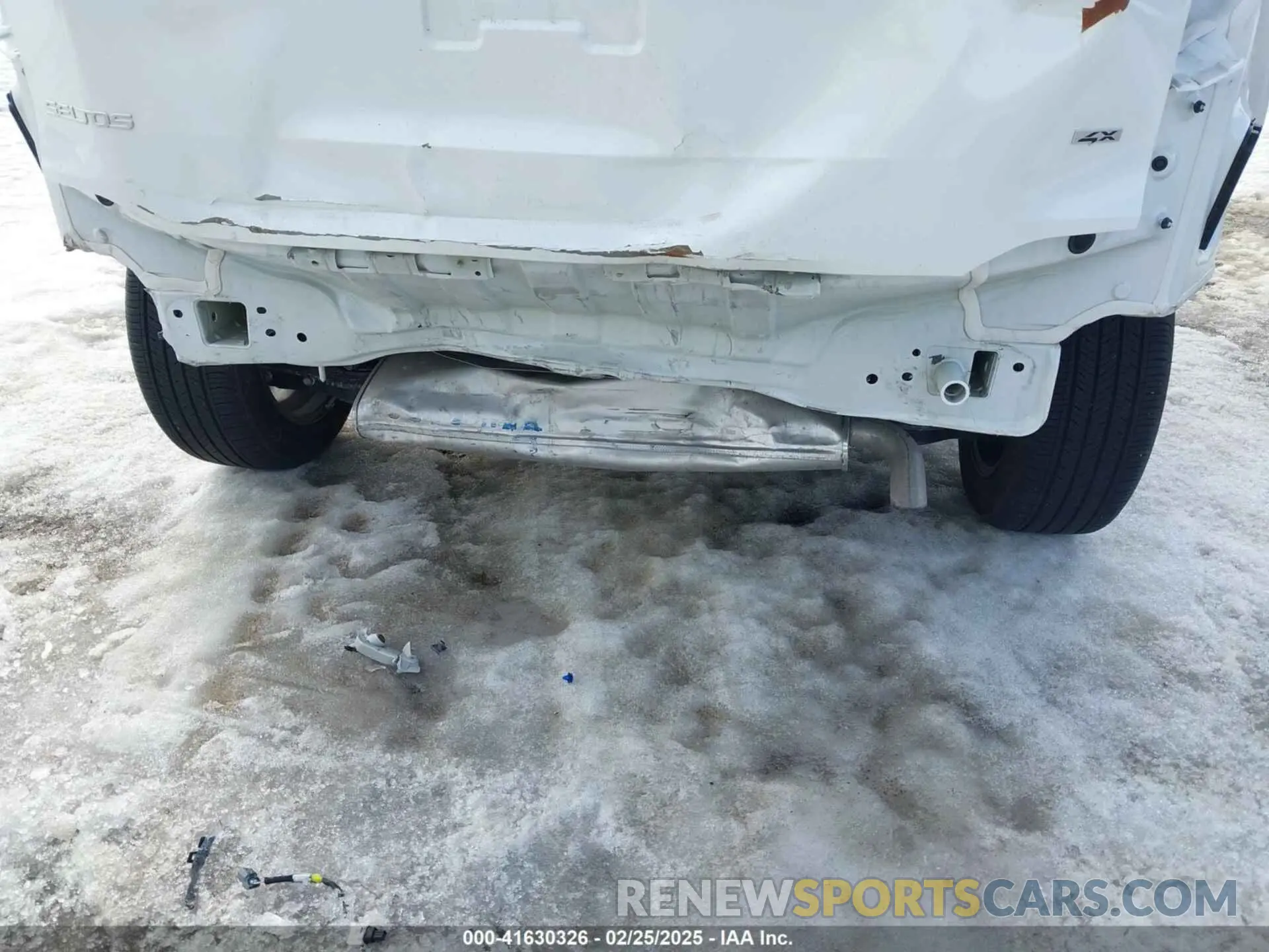 17 Photograph of a damaged car KNDEUCAA3R7610272 KIA SELTOS 2024
