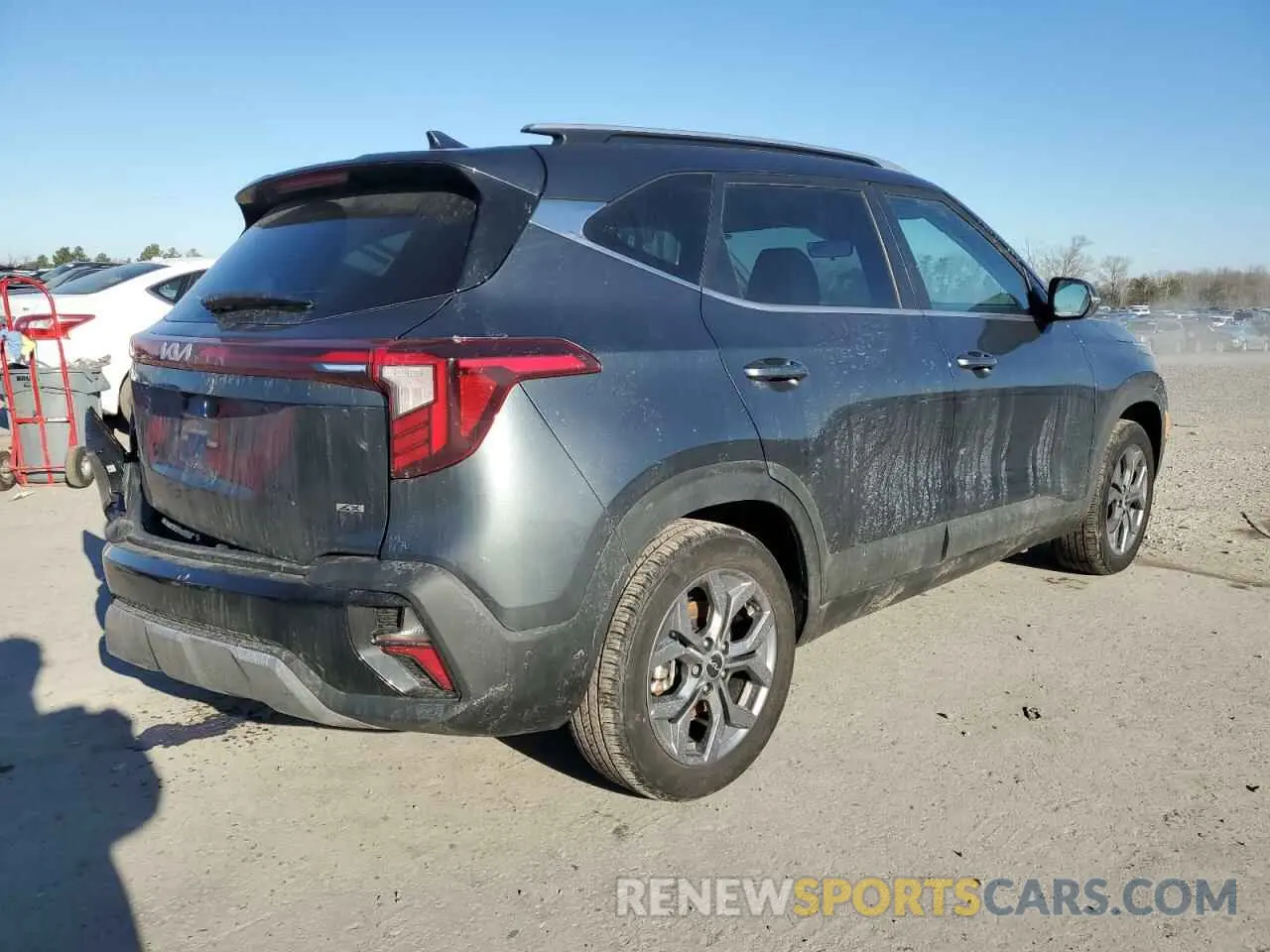3 Фотография поврежденного автомобиля KNDEUCAA5R7637909 KIA SELTOS 2024