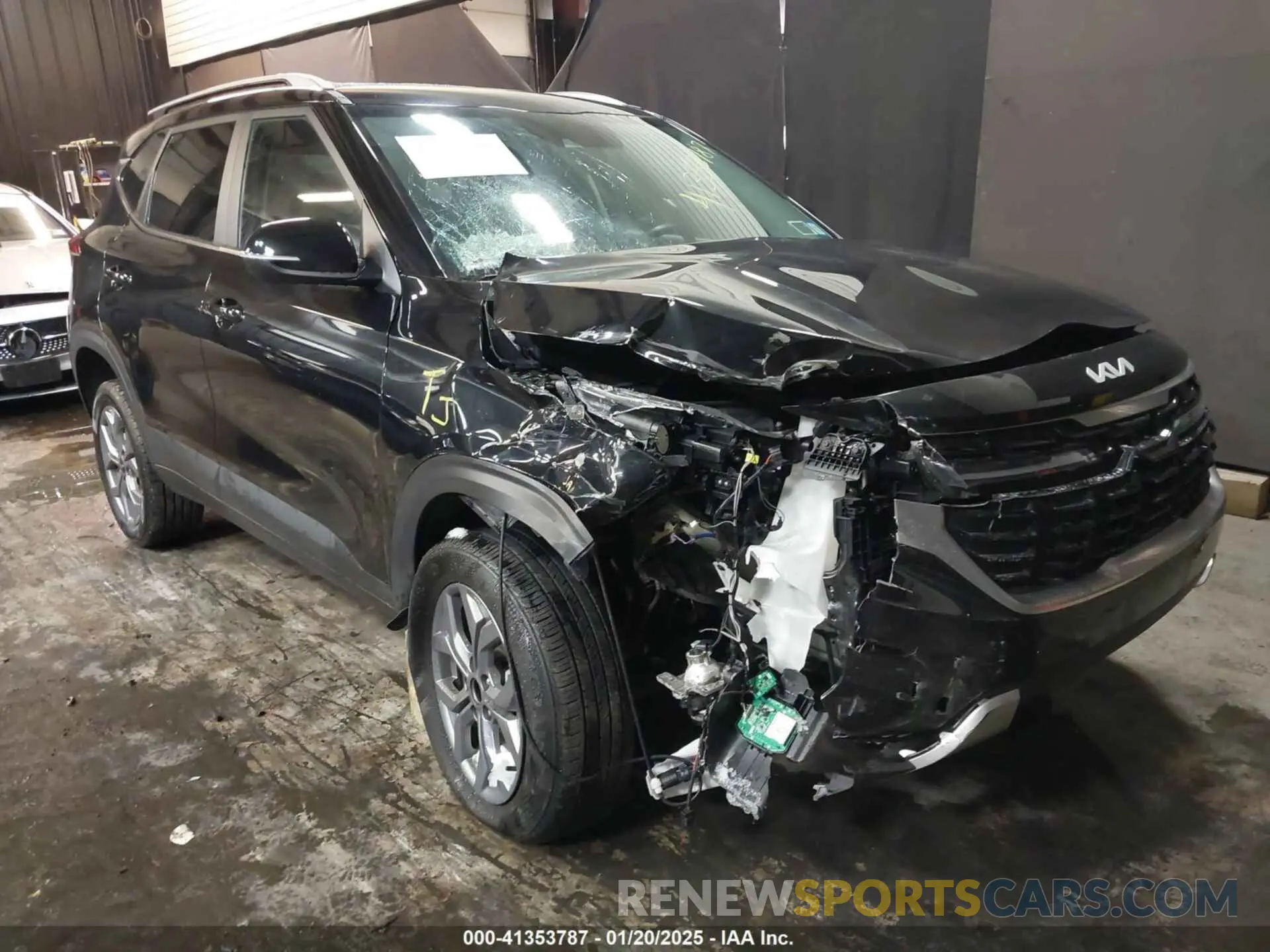 1 Фотография поврежденного автомобиля KNDEUCAA8R7522642 KIA SELTOS 2024