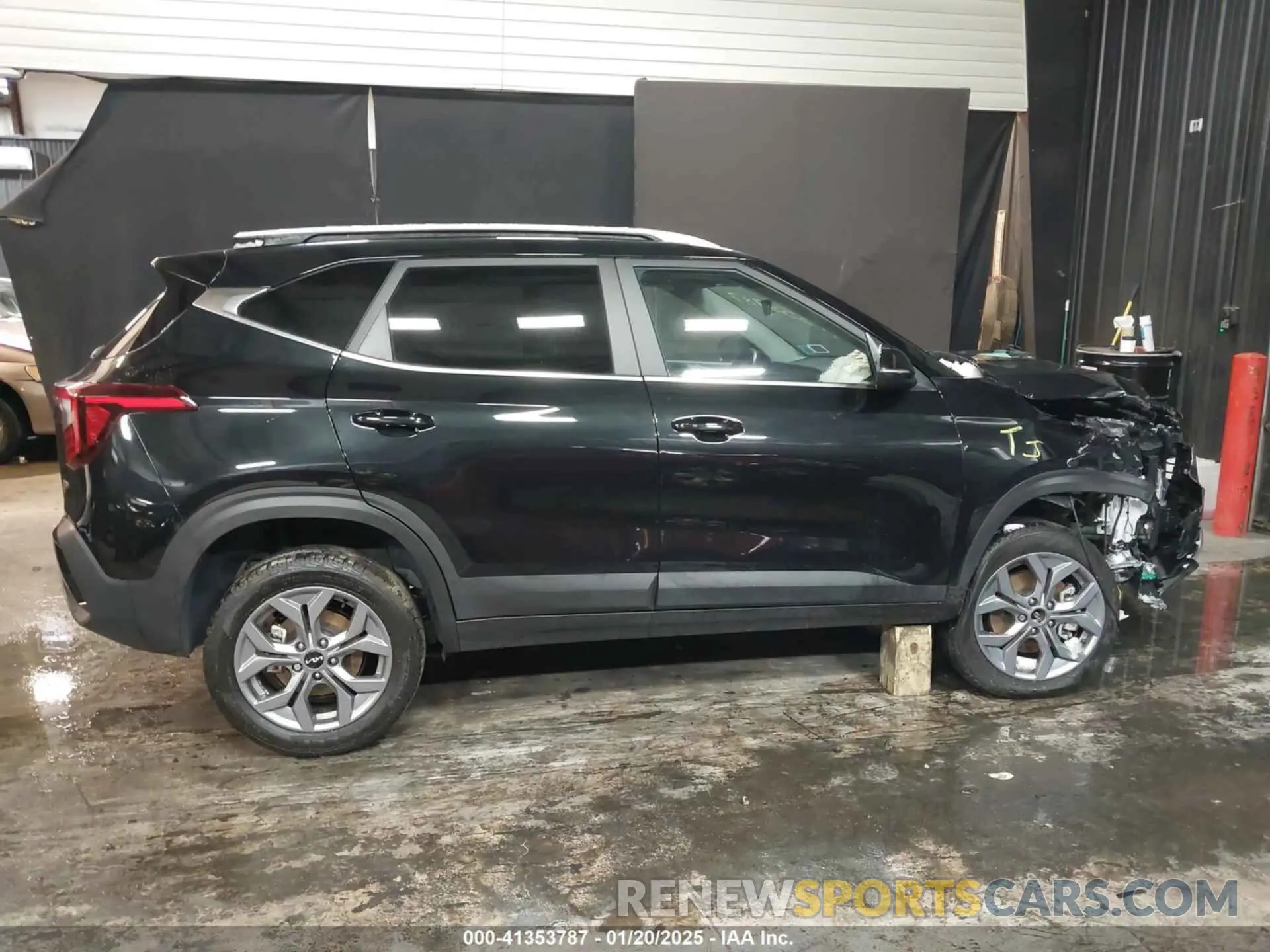 13 Фотография поврежденного автомобиля KNDEUCAA8R7522642 KIA SELTOS 2024