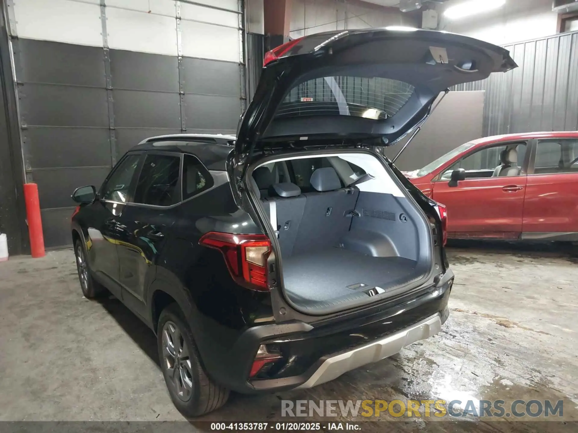 3 Фотография поврежденного автомобиля KNDEUCAA8R7522642 KIA SELTOS 2024