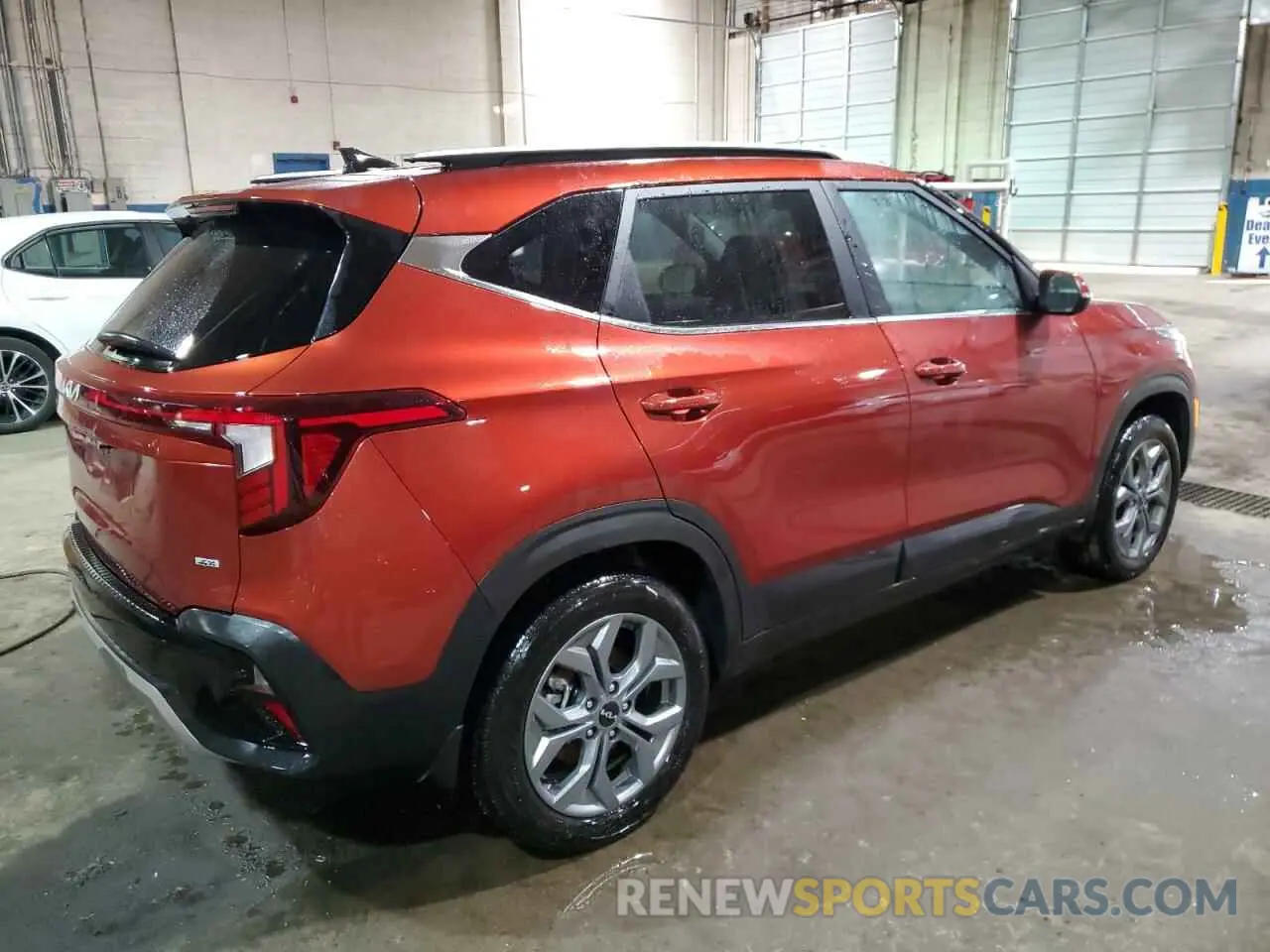 3 Фотография поврежденного автомобиля KNDEUCAA8R7540929 KIA SELTOS 2024