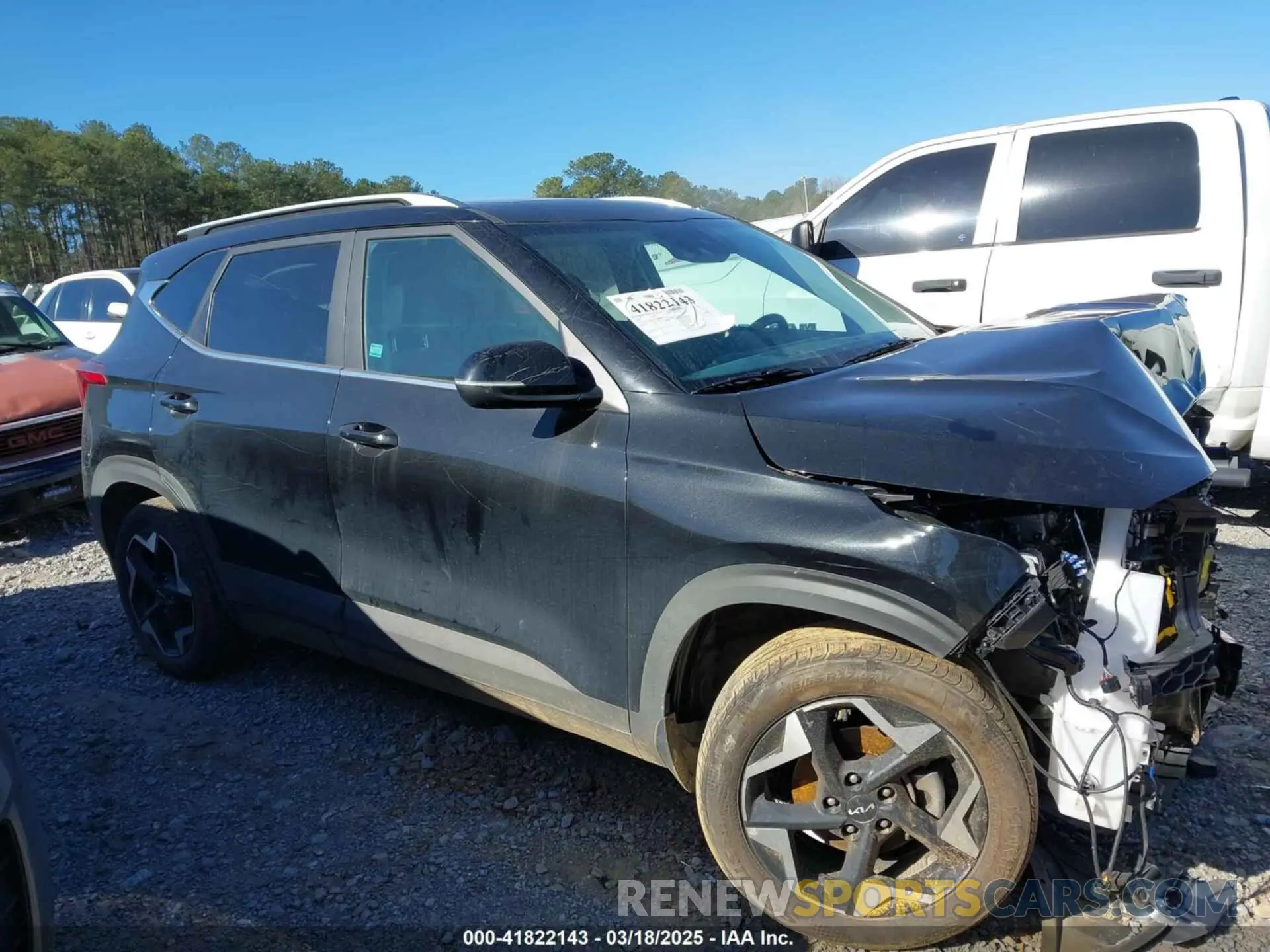 12 Photograph of a damaged car KNDER2AA2S7701292 KIA SELTOS 2025