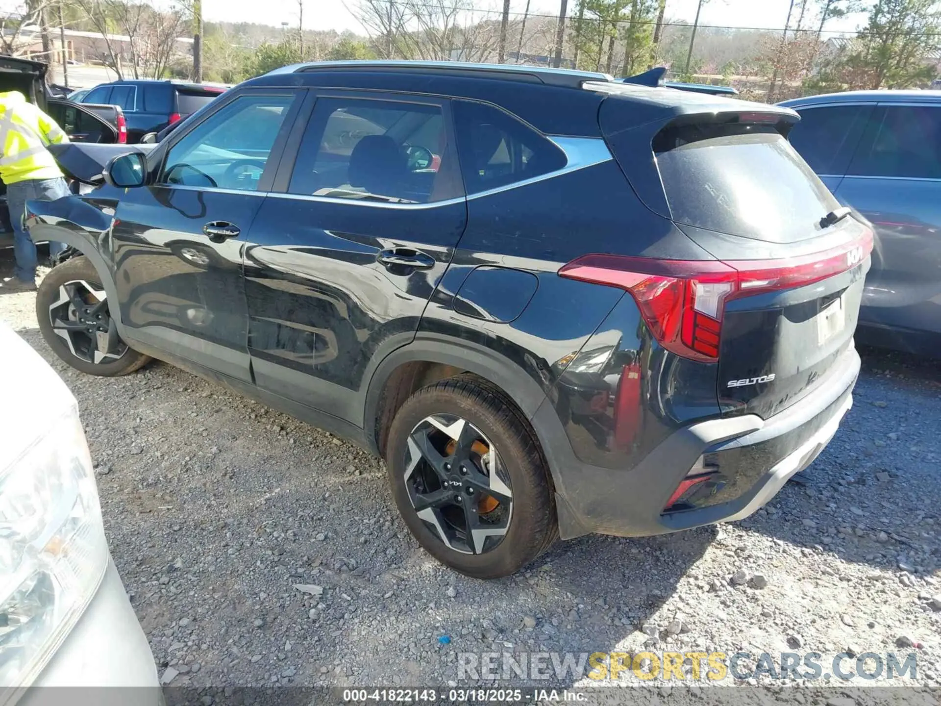 3 Photograph of a damaged car KNDER2AA2S7701292 KIA SELTOS 2025