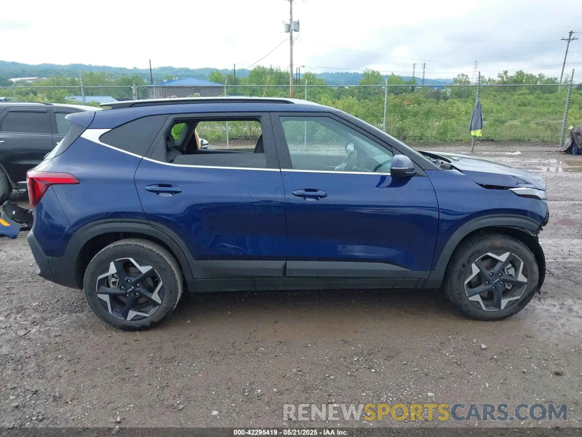 14 Photograph of a damaged car KNDERCAA0S7721692 KIA SELTOS 2025