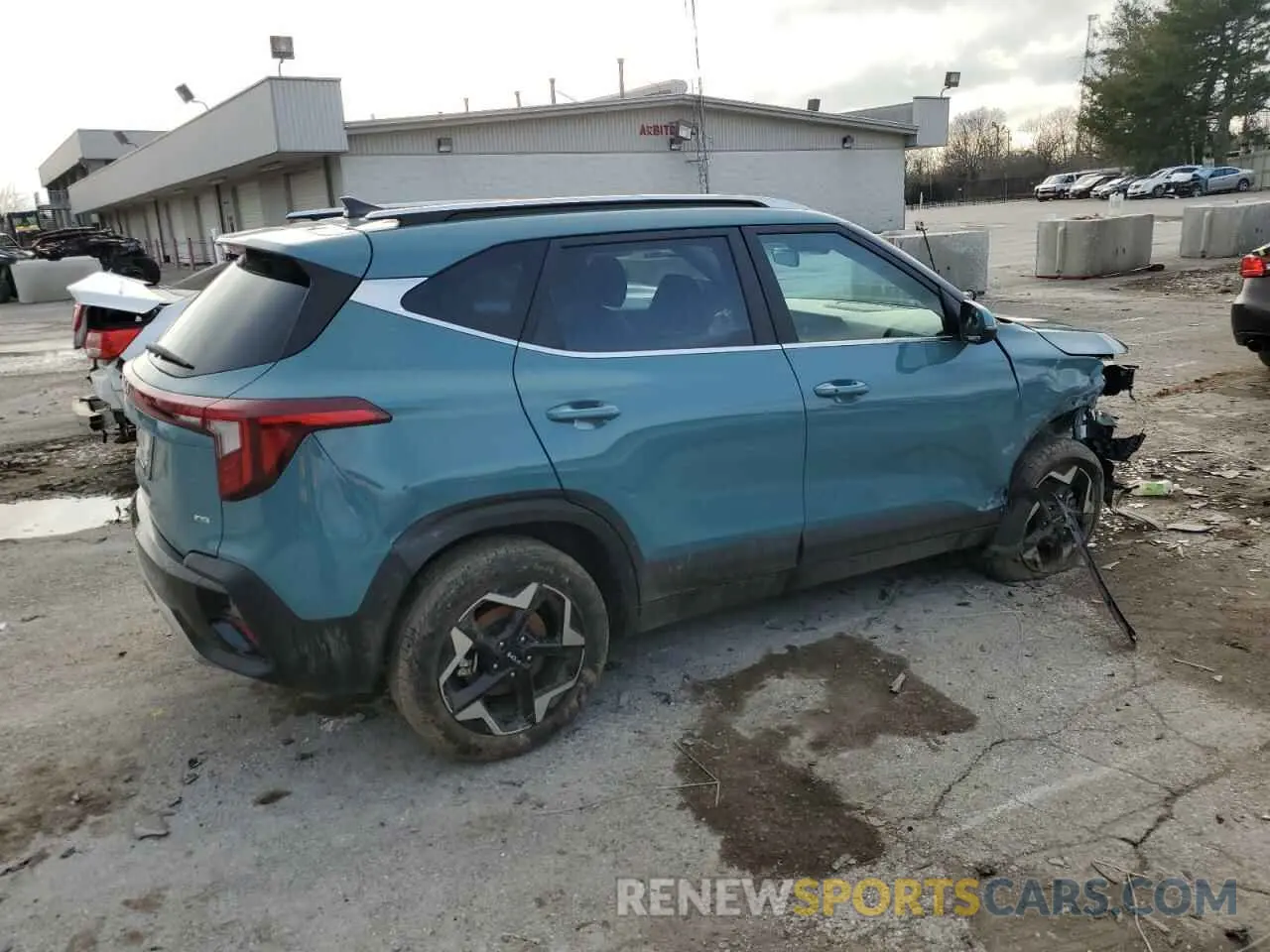 3 Photograph of a damaged car KNDERCAAXS7674526 KIA SELTOS 2025