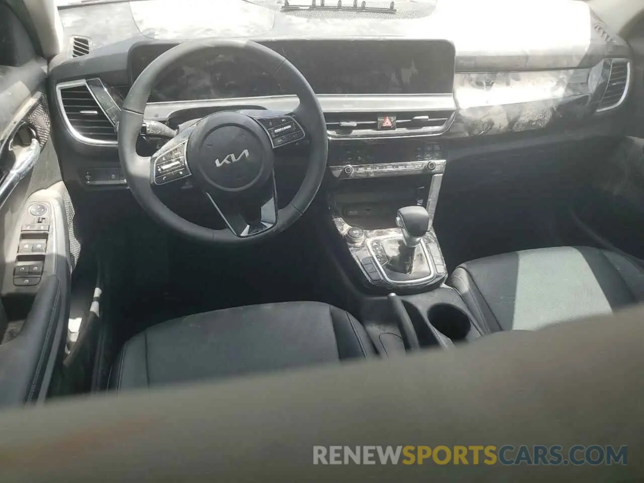 8 Фотография поврежденного автомобиля KNDEU2AA1S7706921 KIA SELTOS 2025