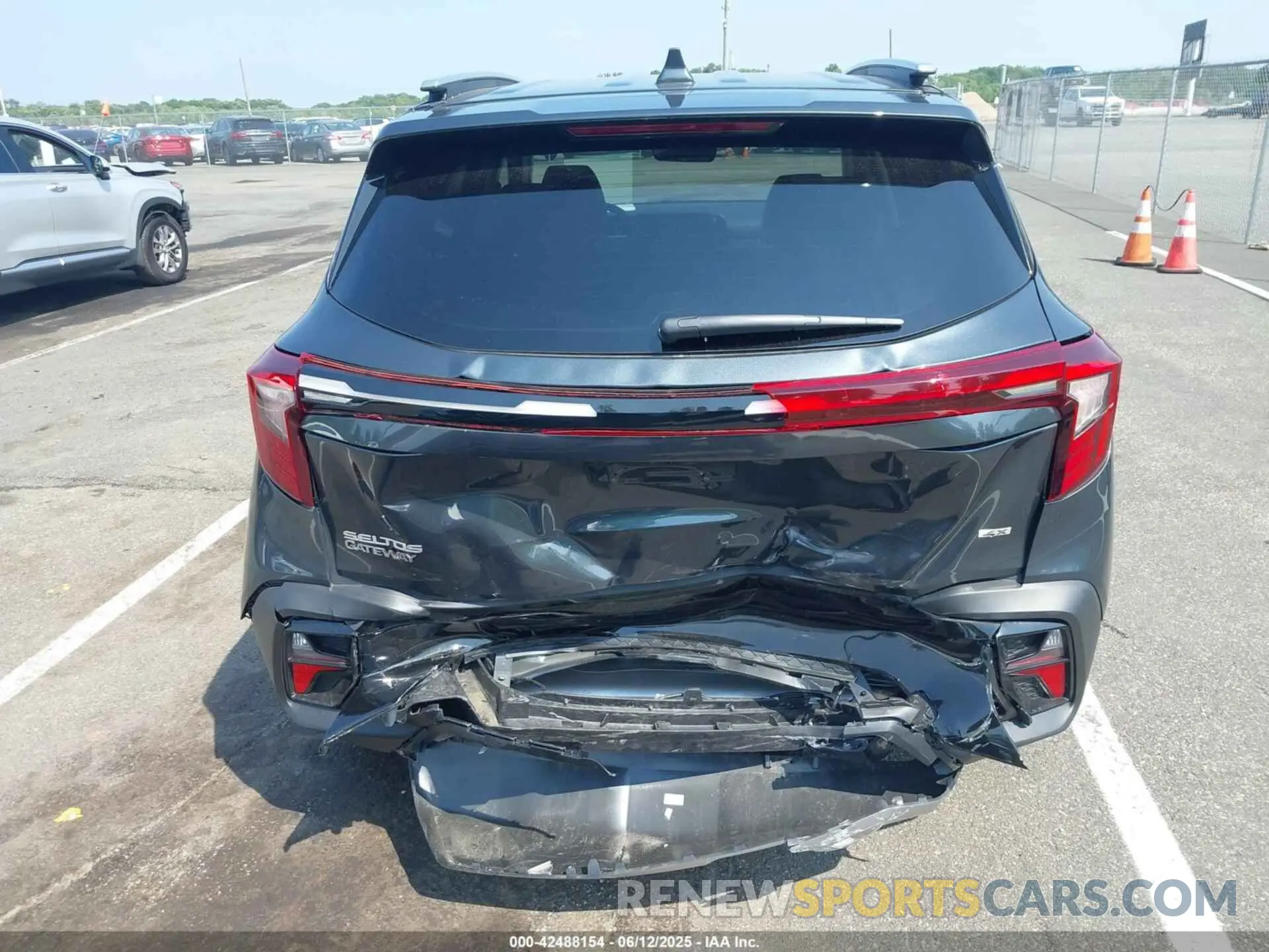 16 Photograph of a damaged car KNDEUCAA0S7749362 KIA SELTOS 2025