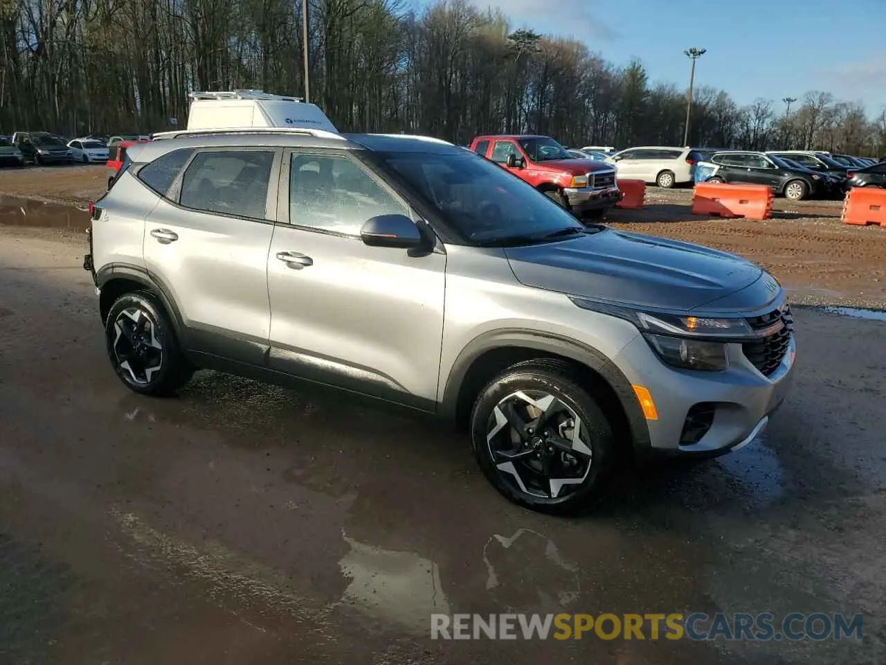 4 Фотография поврежденного автомобиля KNDEUCAA1S7681699 KIA SELTOS 2025