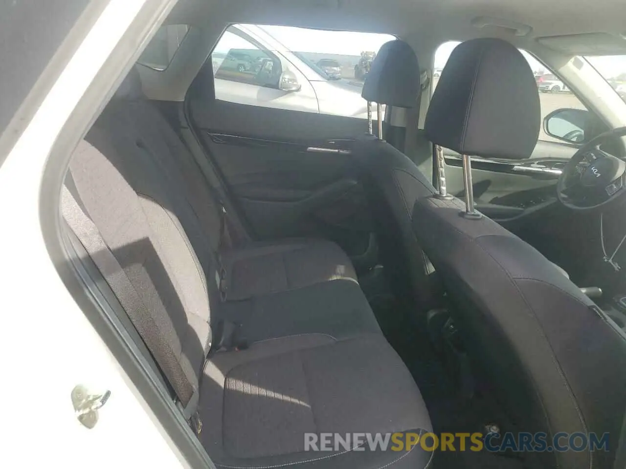 10 Фотография поврежденного автомобиля KNDEUCA26N7241426 KIA SELTOS NIG 2022