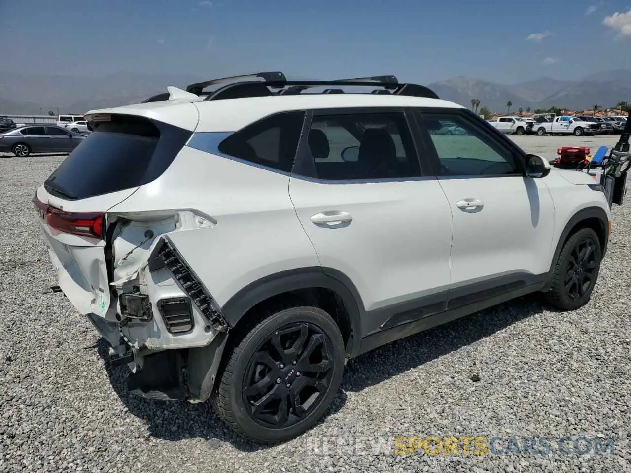 3 Фотография поврежденного автомобиля KNDEUCA70R7588199 KIA SELTOS X L 2024