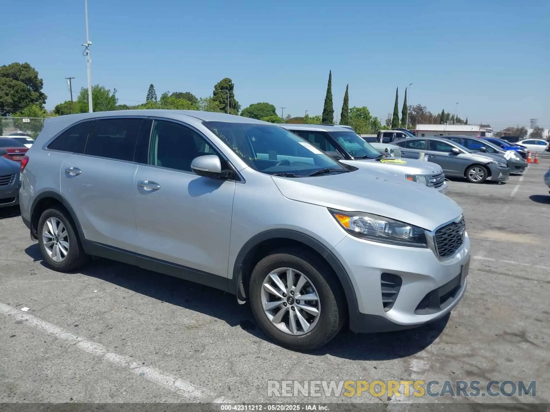 1 Photograph of a damaged car 5XYPG4A30KG476739 KIA SORENTO 2019
