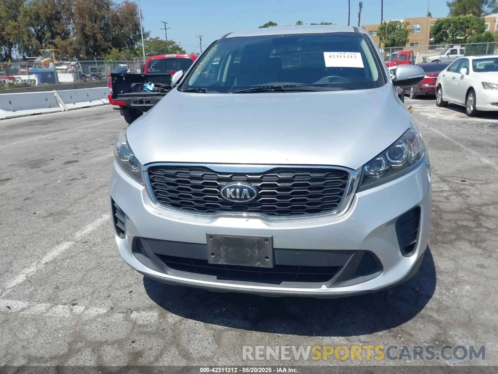 11 Photograph of a damaged car 5XYPG4A30KG476739 KIA SORENTO 2019