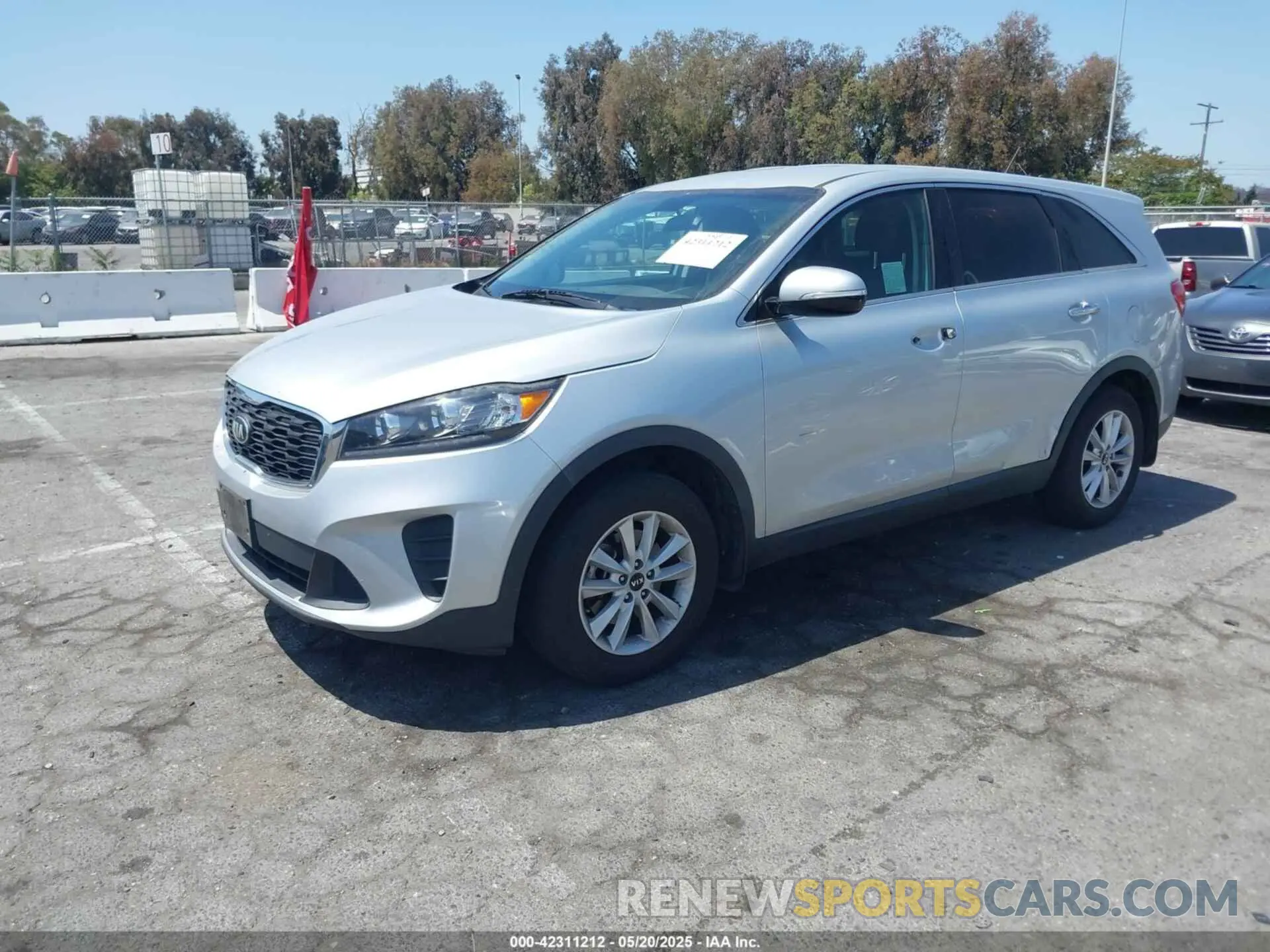 2 Photograph of a damaged car 5XYPG4A30KG476739 KIA SORENTO 2019