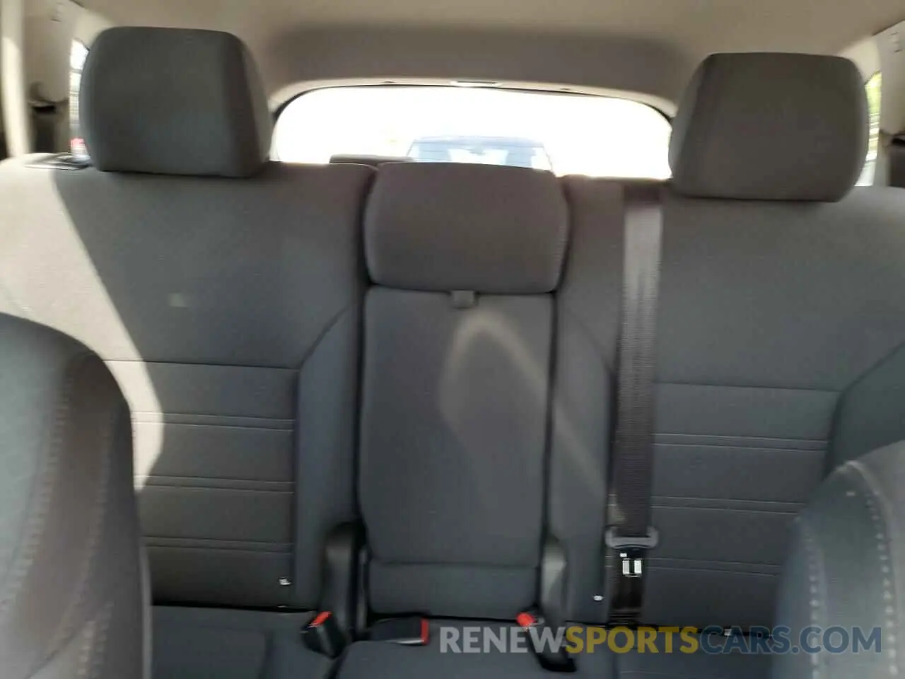 10 Photograph of a damaged car 5XYPG4A30KG551245 KIA SORENTO 2019