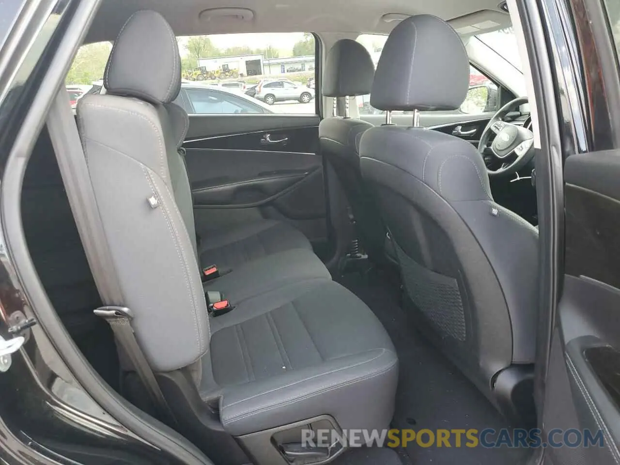 11 Photograph of a damaged car 5XYPG4A30KG551245 KIA SORENTO 2019