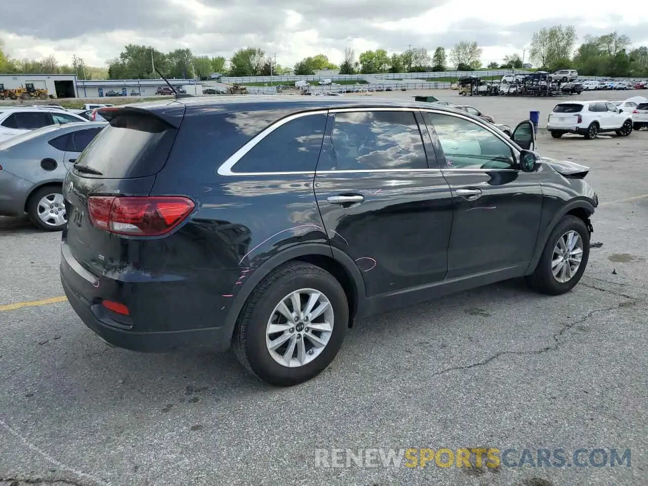 3 Photograph of a damaged car 5XYPG4A30KG551245 KIA SORENTO 2019