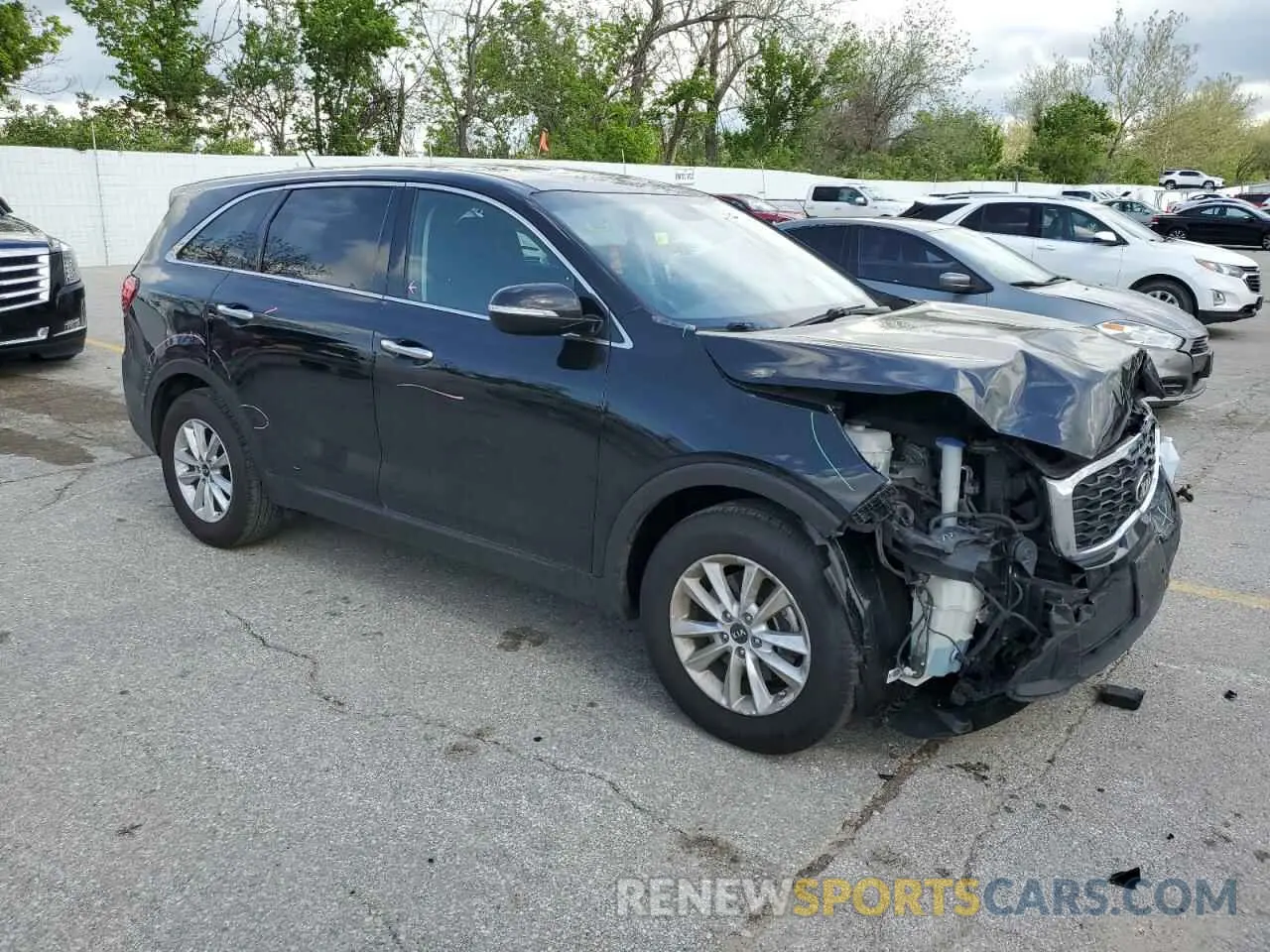 4 Photograph of a damaged car 5XYPG4A30KG551245 KIA SORENTO 2019