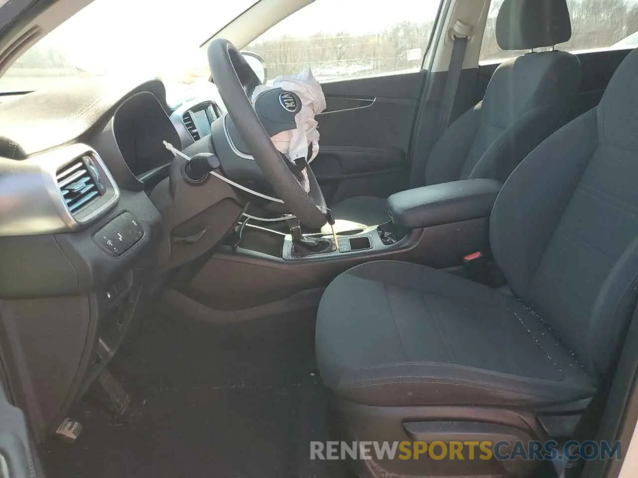 7 Фотография поврежденного автомобиля 5XYPG4A30KG561497 KIA SORENTO 2019