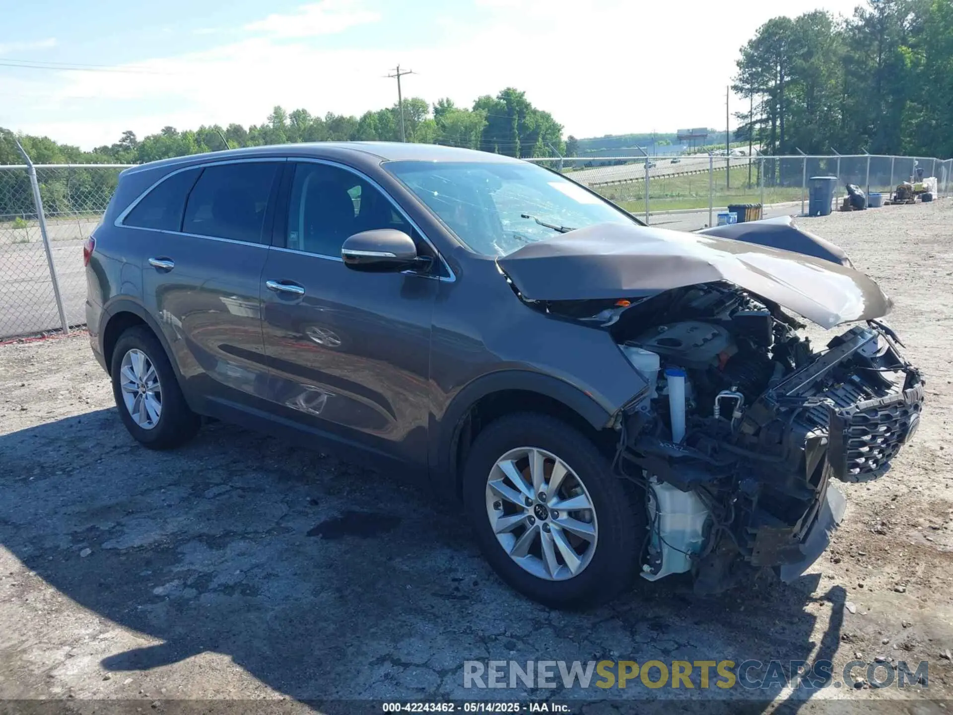 1 Photograph of a damaged car 5XYPG4A30KG567882 KIA SORENTO 2019