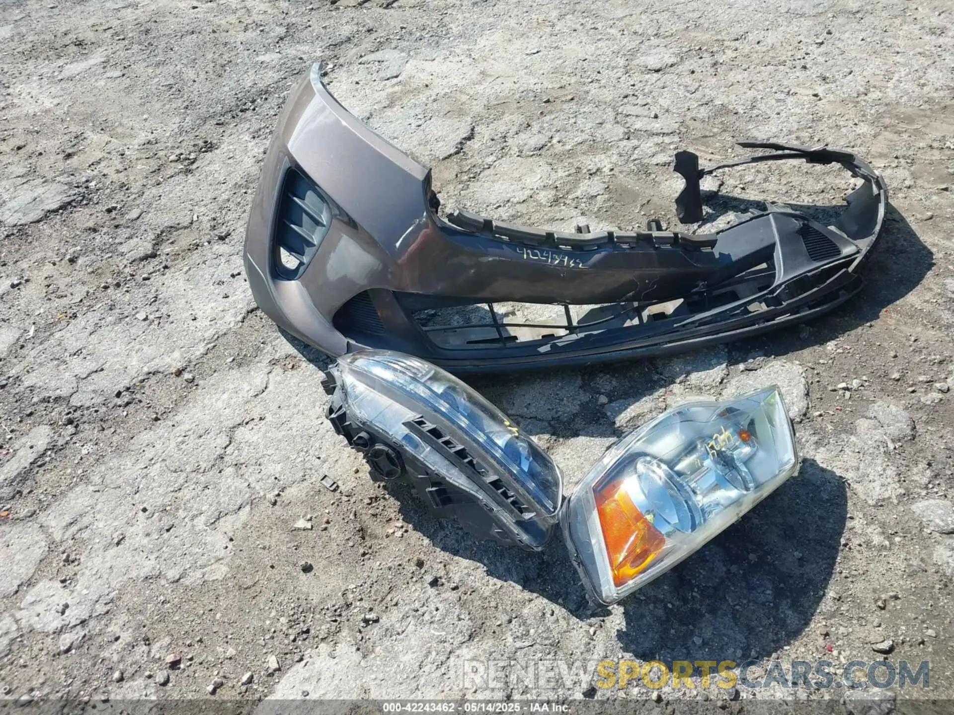 12 Photograph of a damaged car 5XYPG4A30KG567882 KIA SORENTO 2019