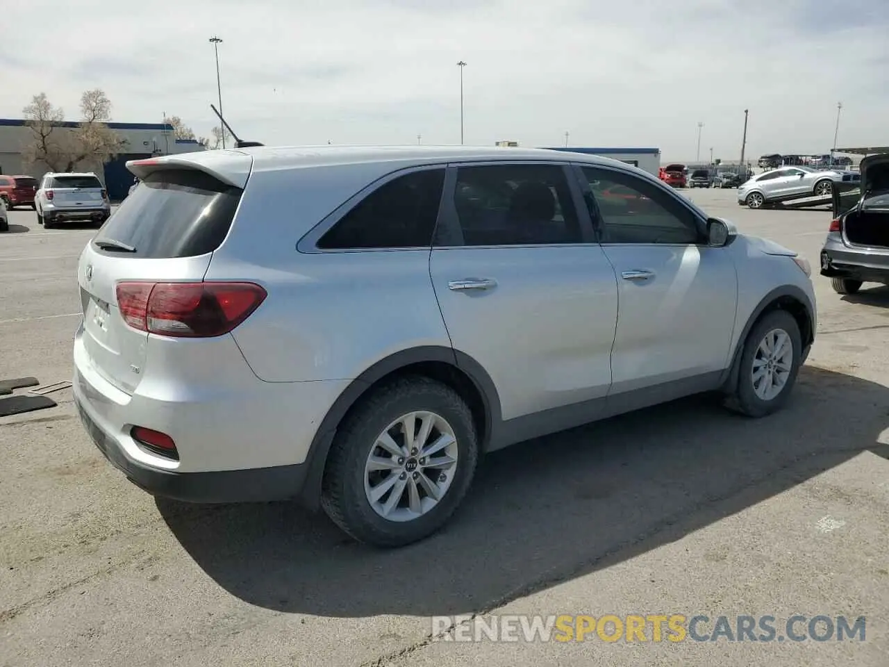 3 Photograph of a damaged car 5XYPG4A30KG610486 KIA SORENTO 2019