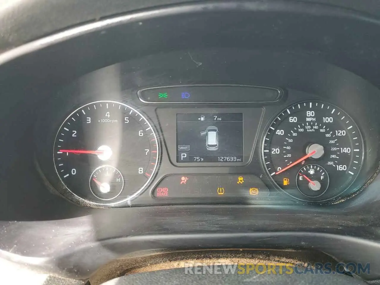 9 Photograph of a damaged car 5XYPG4A30KG610486 KIA SORENTO 2019