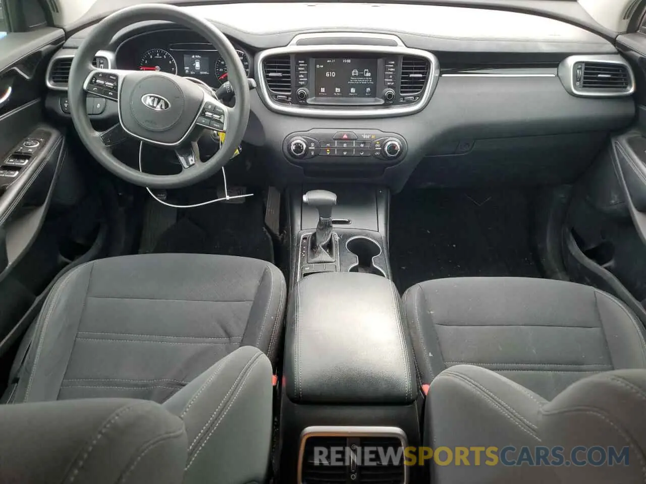 8 Photograph of a damaged car 5XYPG4A31KG464406 KIA SORENTO 2019