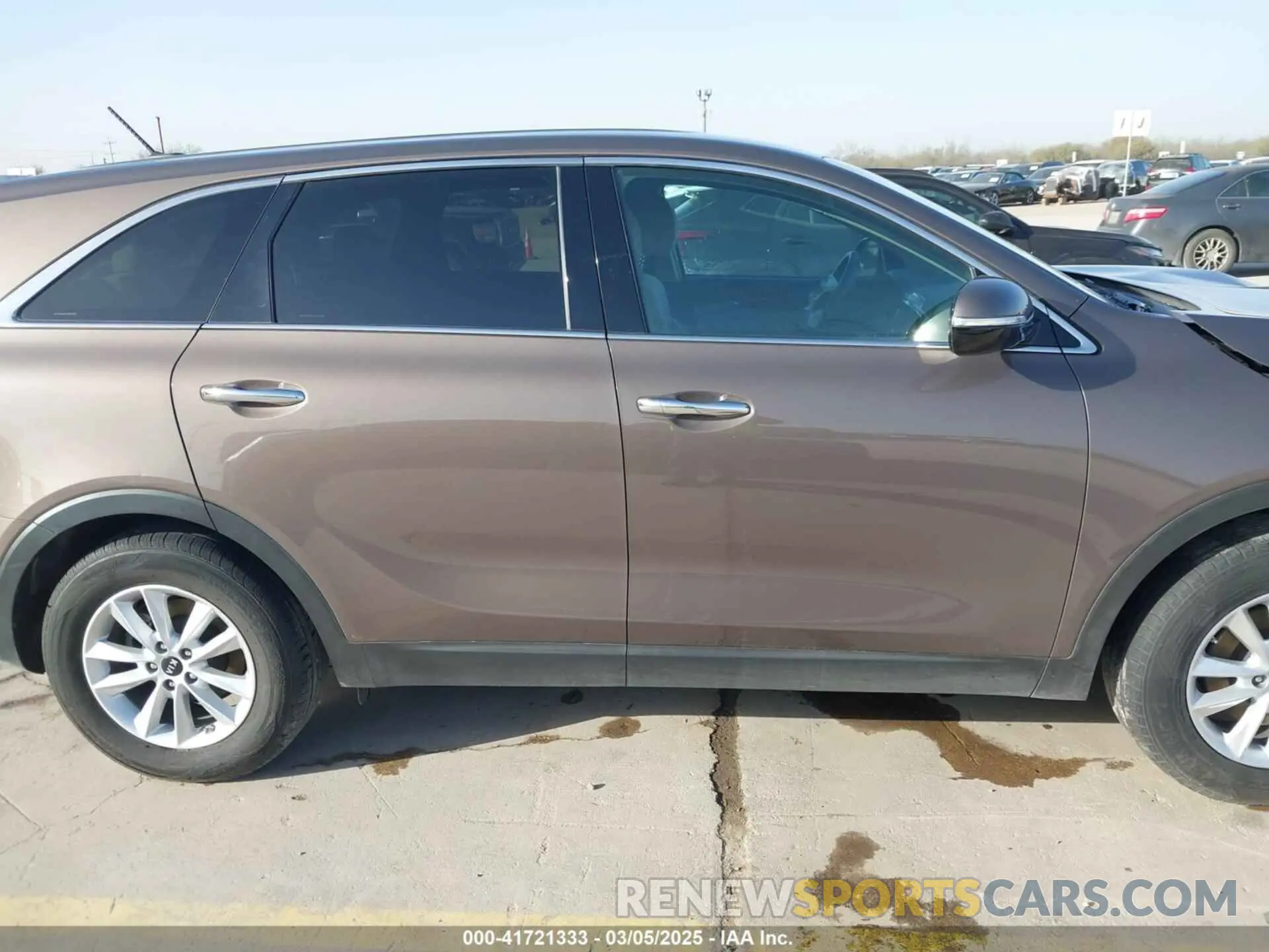 12 Фотография поврежденного автомобиля 5XYPG4A31KG567938 KIA SORENTO 2019