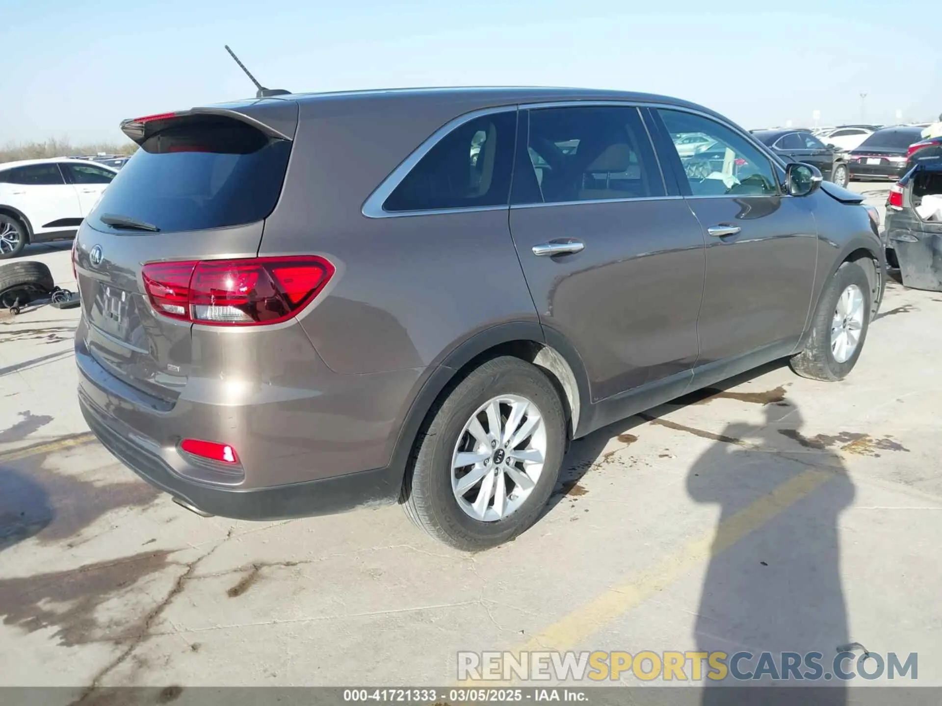 4 Фотография поврежденного автомобиля 5XYPG4A31KG567938 KIA SORENTO 2019