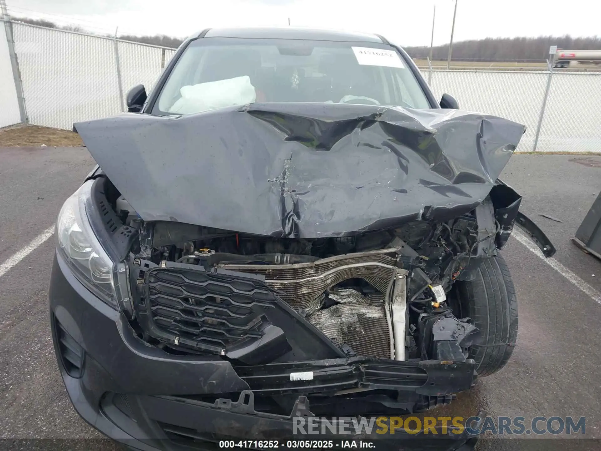 10 Photograph of a damaged car 5XYPG4A32KG510776 KIA SORENTO 2019