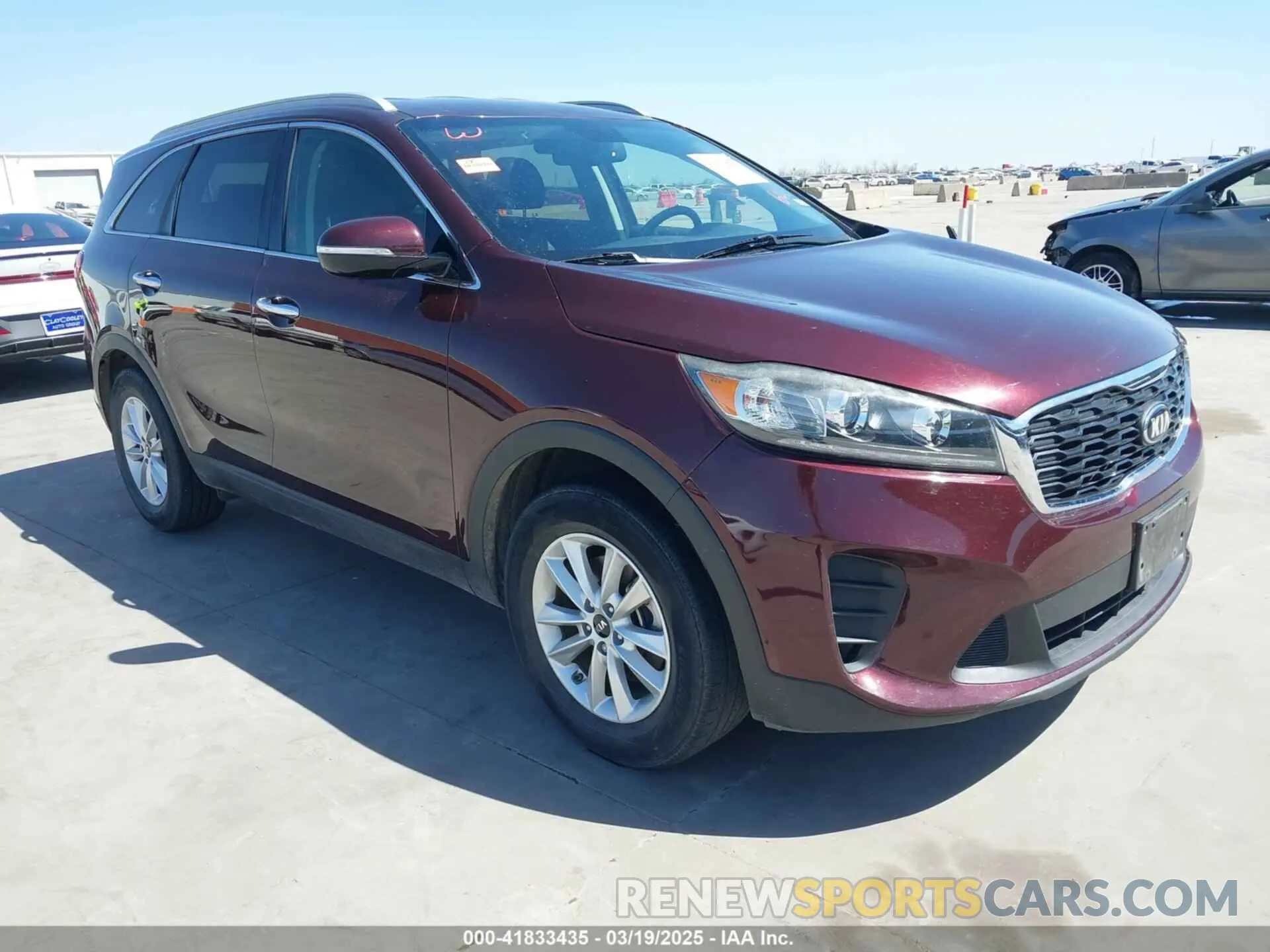 1 Photograph of a damaged car 5XYPG4A32KG568841 KIA SORENTO 2019