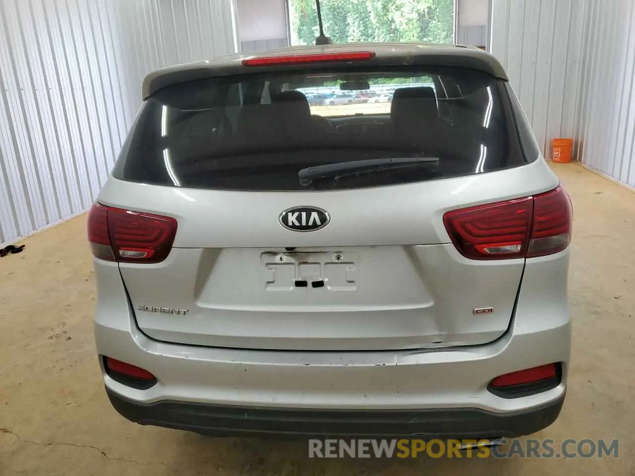 6 Photograph of a damaged car 5XYPG4A32KG583114 KIA SORENTO 2019