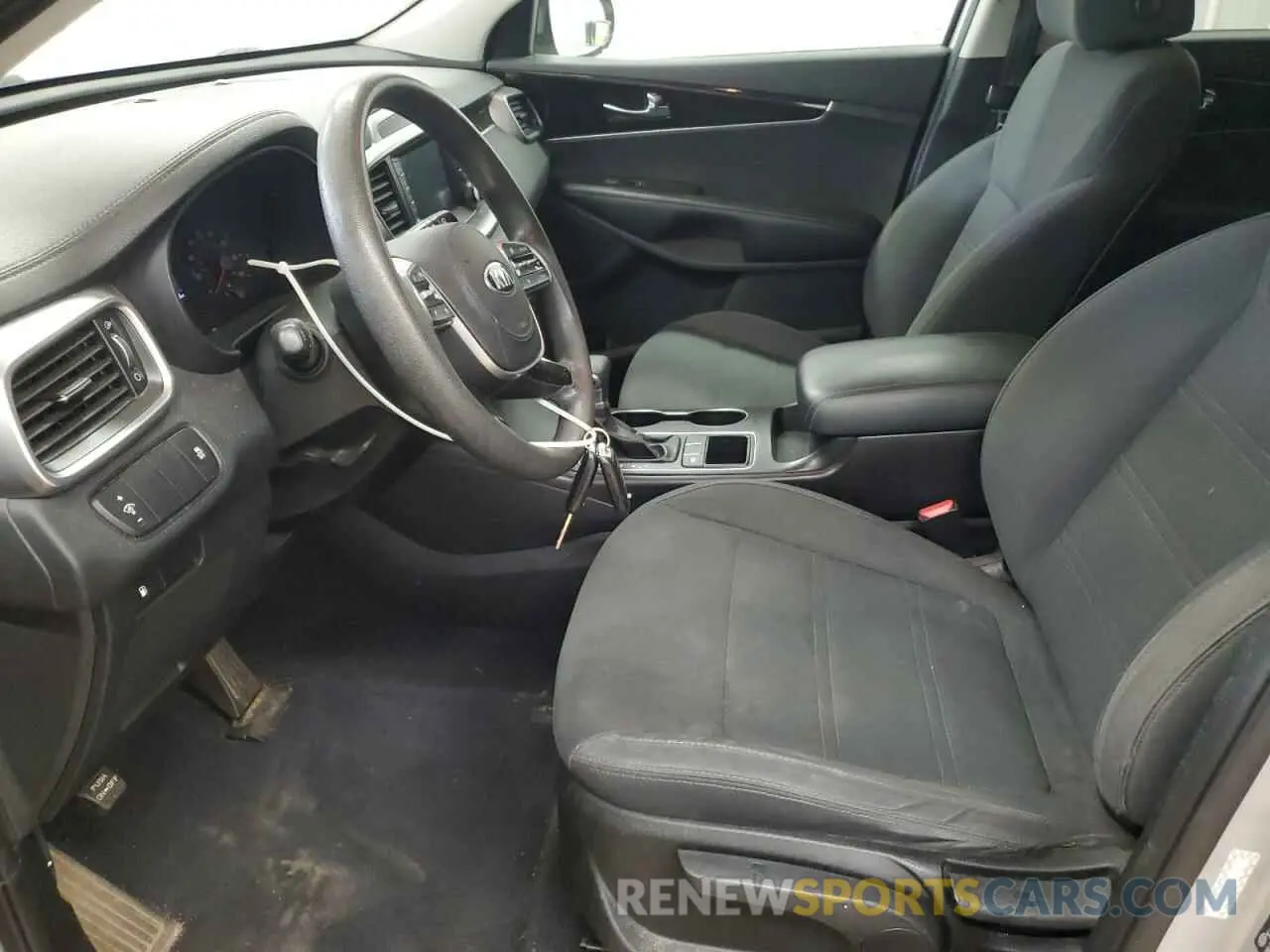 7 Photograph of a damaged car 5XYPG4A32KG583114 KIA SORENTO 2019