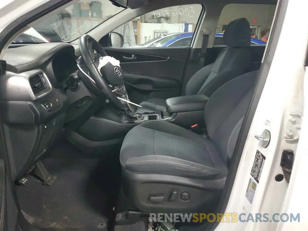 7 Фотография поврежденного автомобиля 5XYPG4A33KG439765 KIA SORENTO 2019