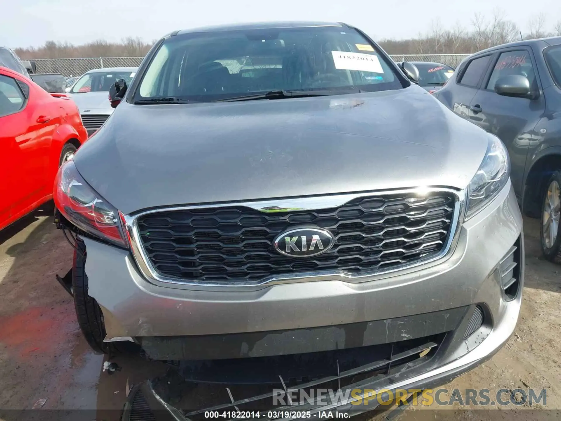 12 Photograph of a damaged car 5XYPG4A33KG476458 KIA SORENTO 2019