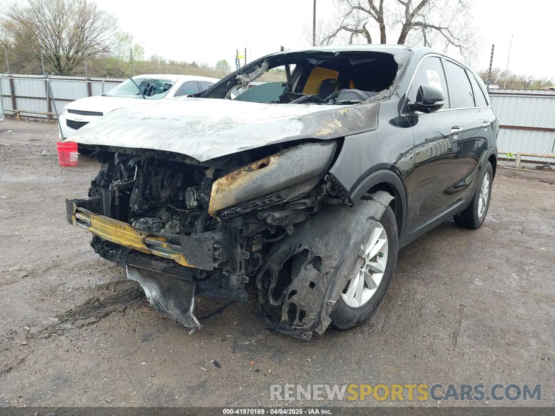 2 Фотография поврежденного автомобиля 5XYPG4A33KG575006 KIA SORENTO 2019