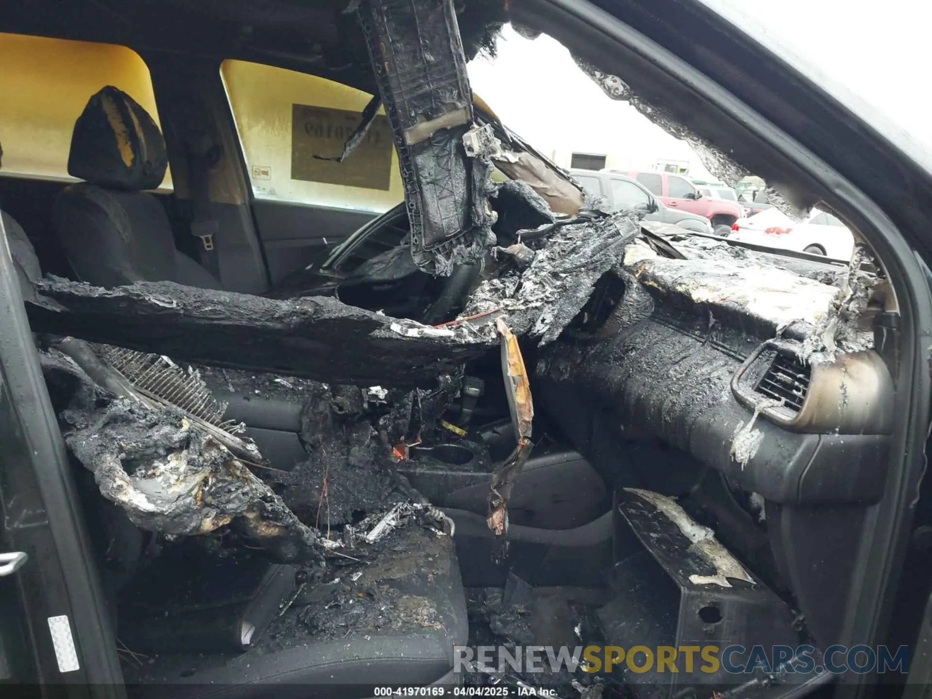 5 Фотография поврежденного автомобиля 5XYPG4A33KG575006 KIA SORENTO 2019