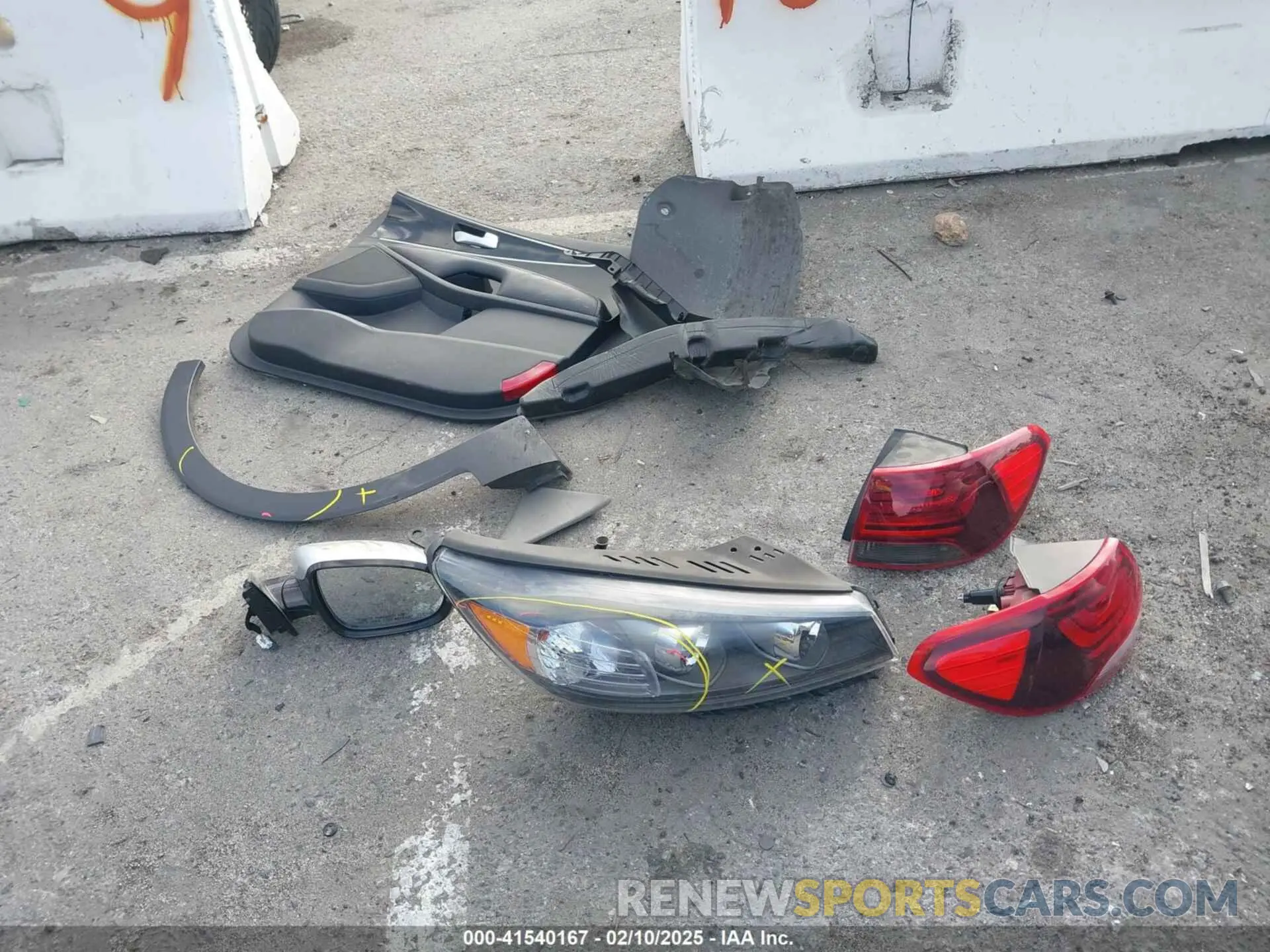 11 Фотография поврежденного автомобиля 5XYPG4A33KG575023 KIA SORENTO 2019