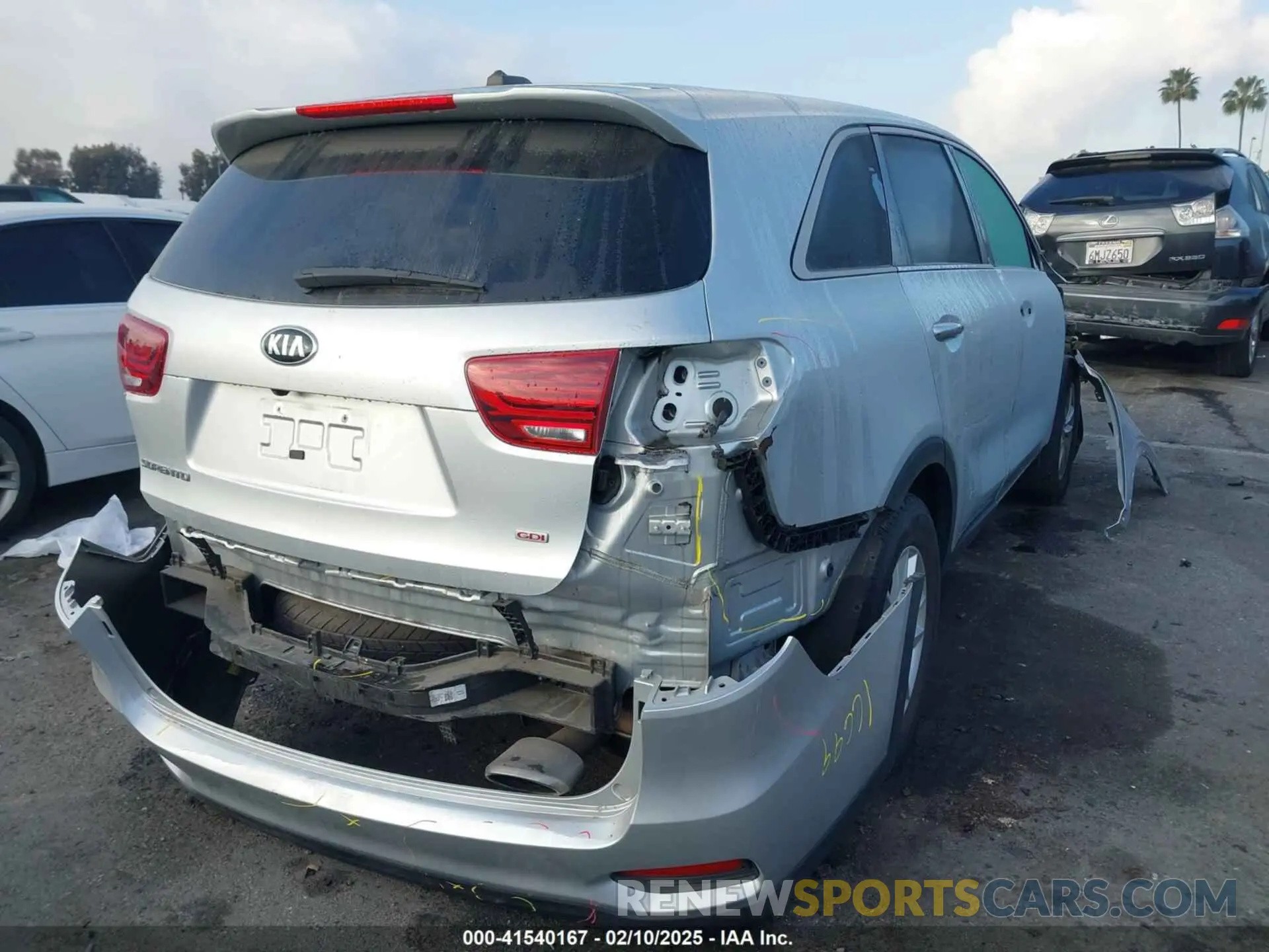 4 Фотография поврежденного автомобиля 5XYPG4A33KG575023 KIA SORENTO 2019