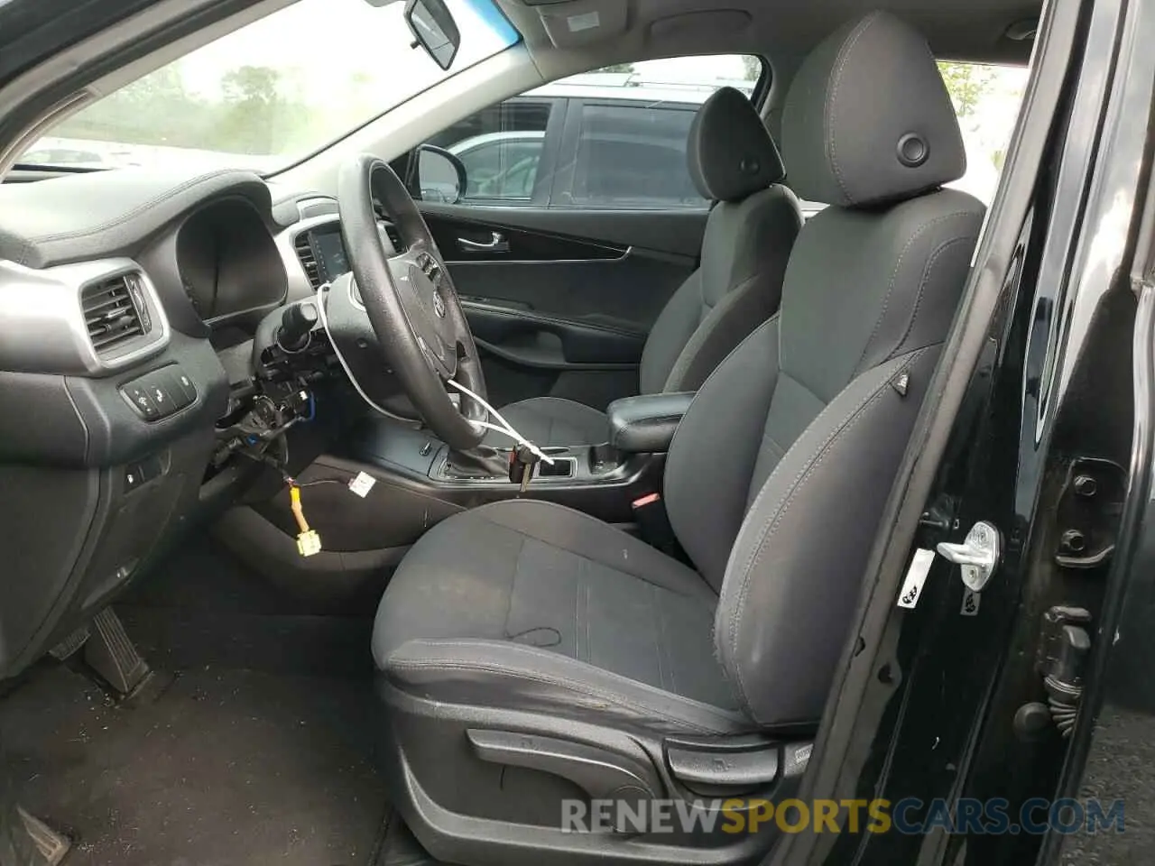 7 Photograph of a damaged car 5XYPG4A34KG500069 KIA SORENTO 2019